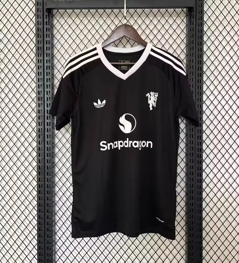 Manchester United Goal Keeper Jersey Fan Version 25/26