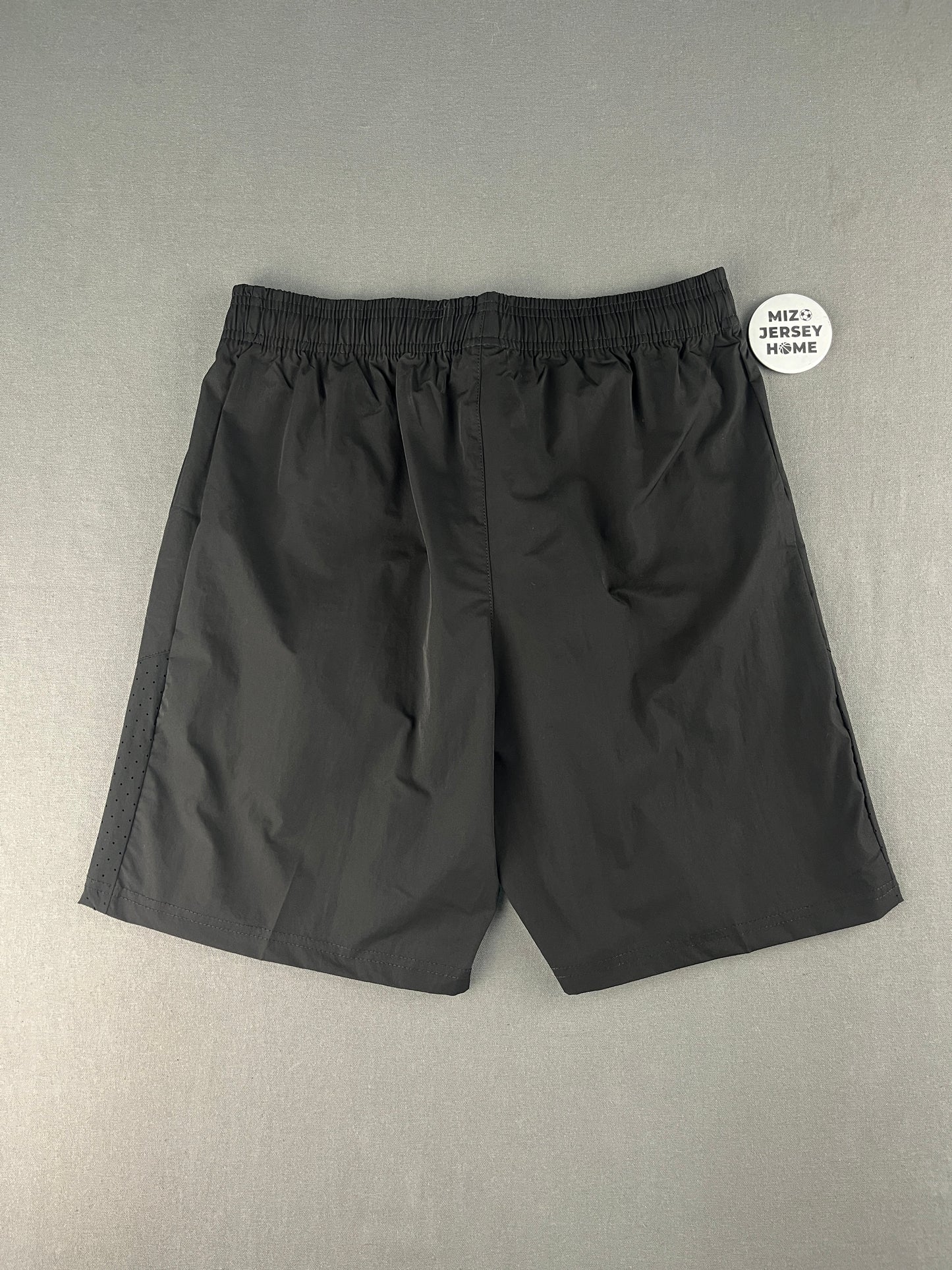 UNDER ARMOUR Black Shorts