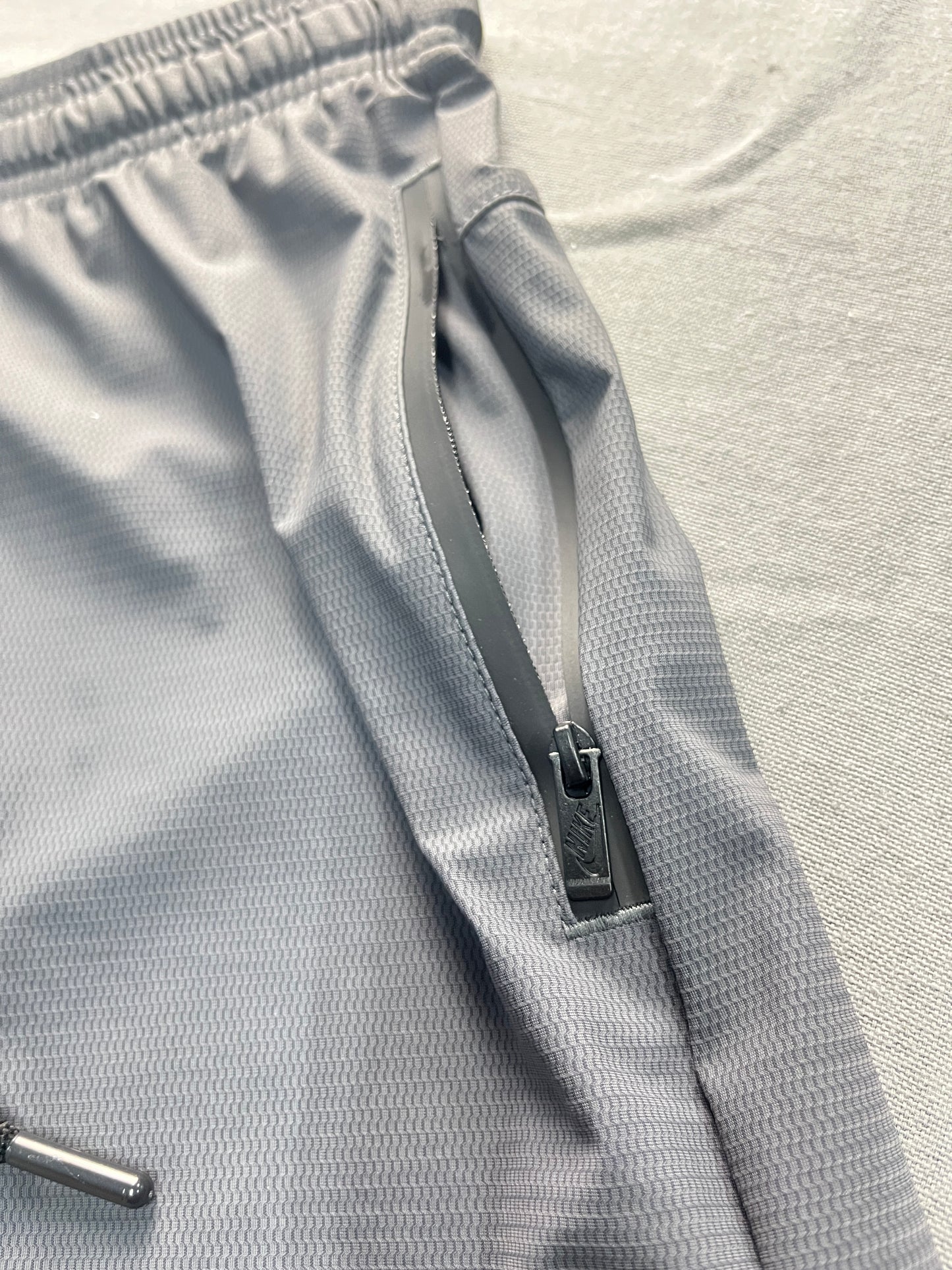 NIKE STRETCH EASY Grey Shorts
