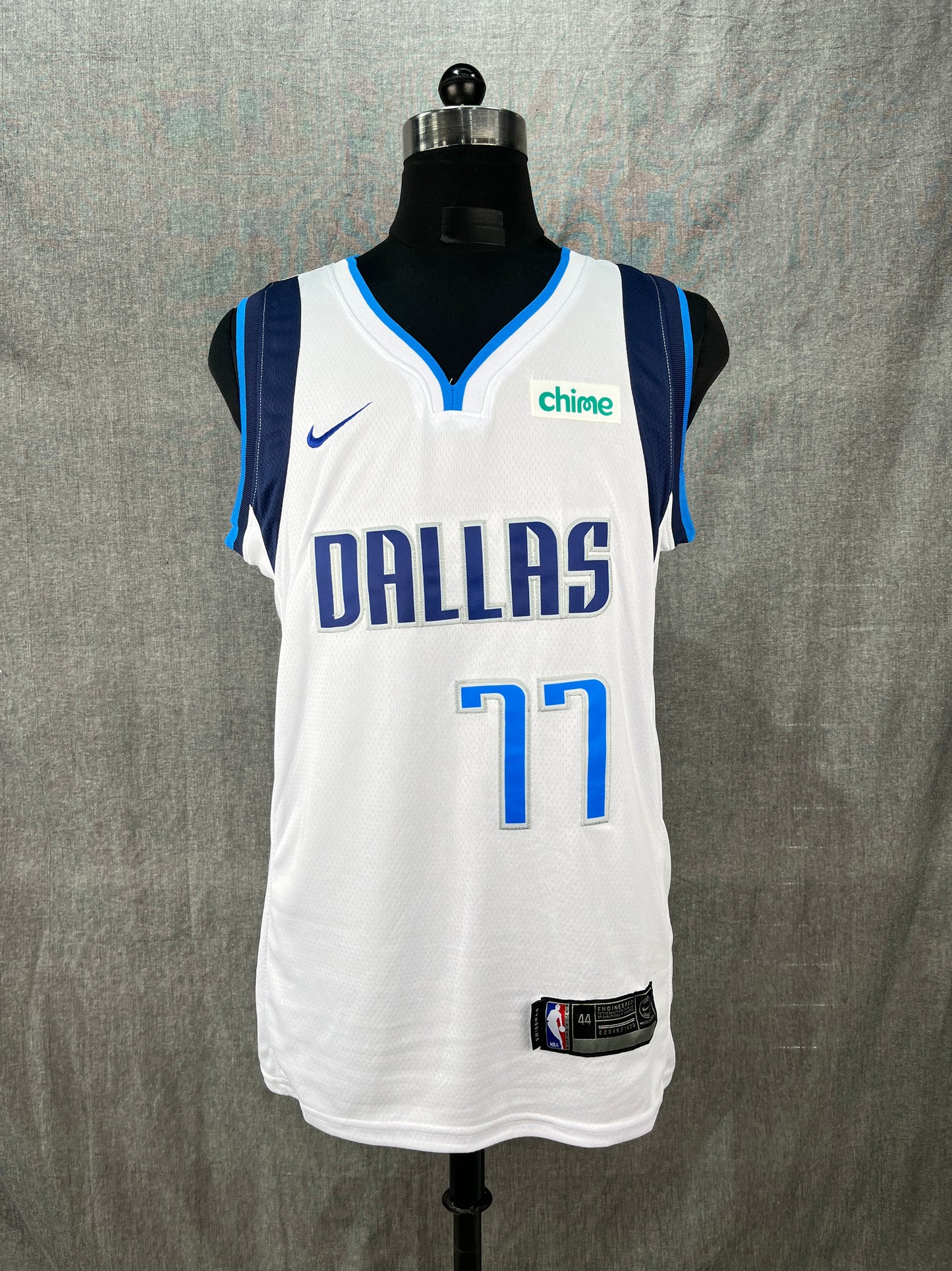 DONCIC 77 White & Blue Dallas Mavericks NBA Jersey