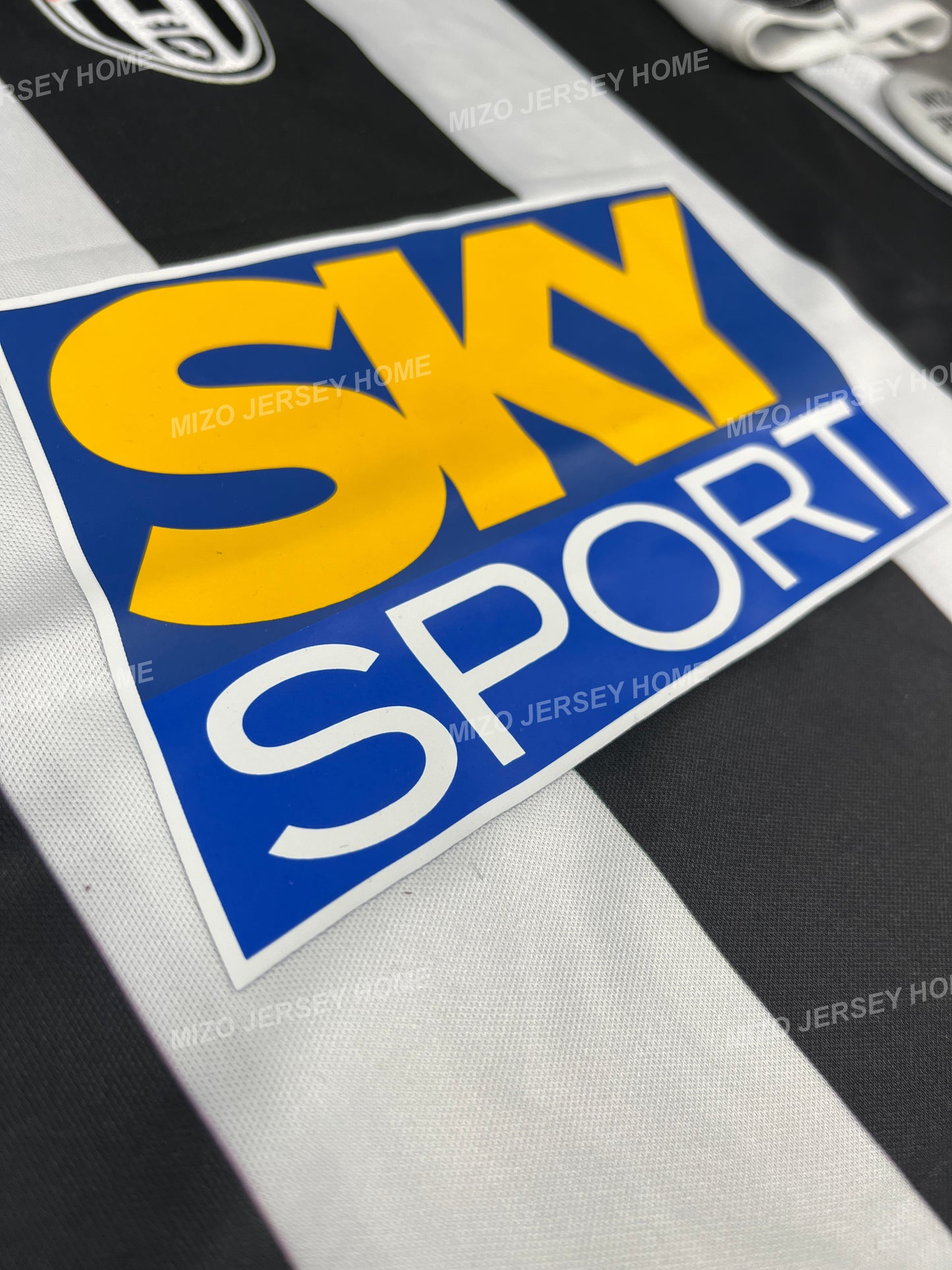 JUVENTUS HOME 2004-05 RETRO JERSEY