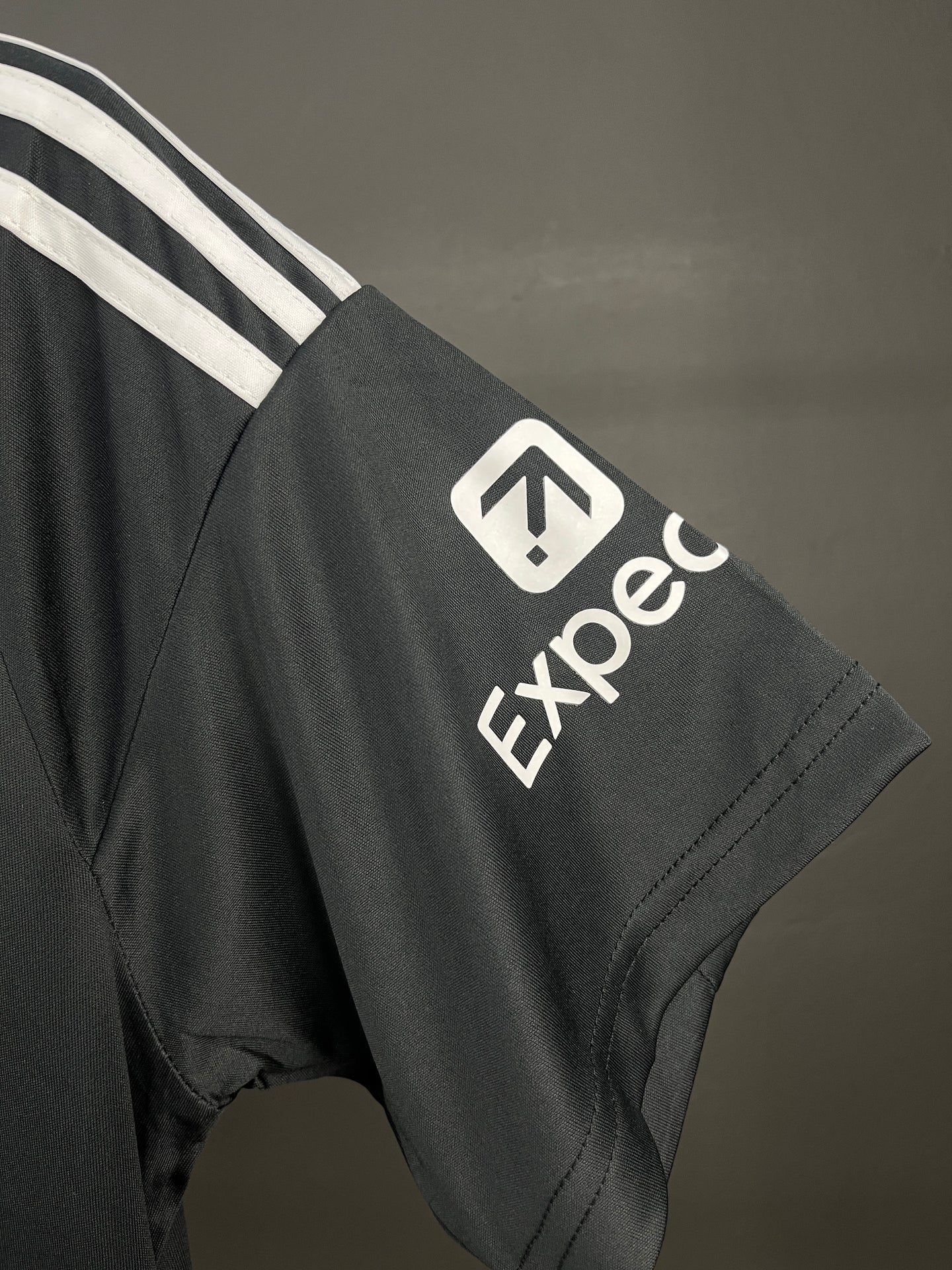 Liverpool Goalkeeper 25/26 Jersey Fan Version