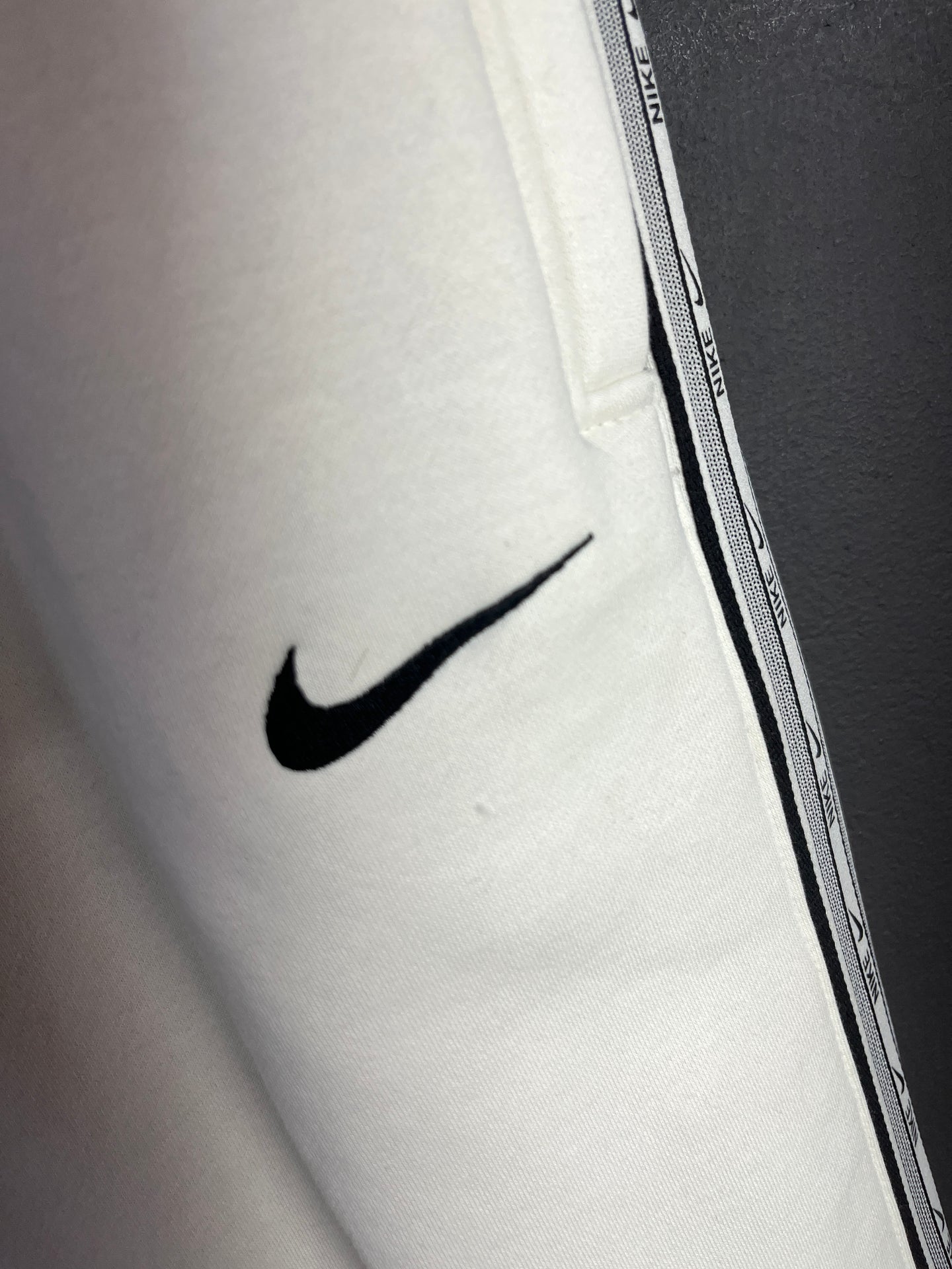 Nike Repeat Side Tape White Inner Fleece Pants
