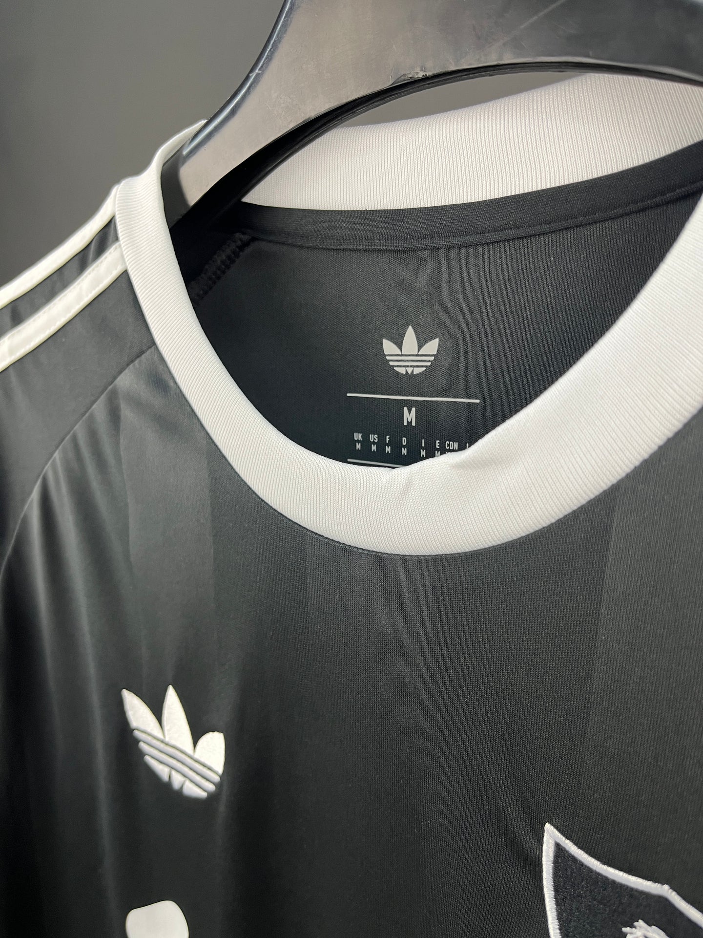 Liverpool Goalkeeper 25/26 Jersey Fan Version