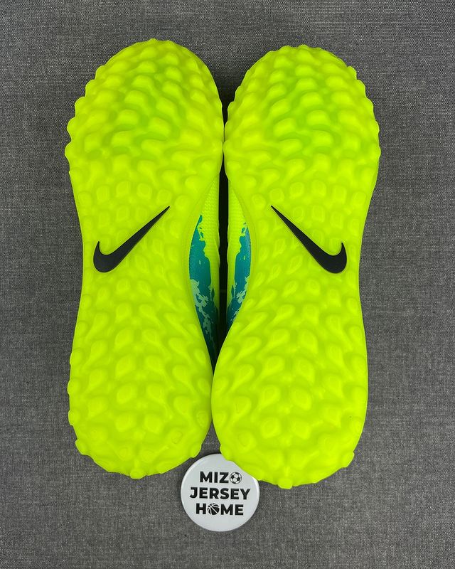 Nike Phantom Luna 2 Green Futsal Shoes