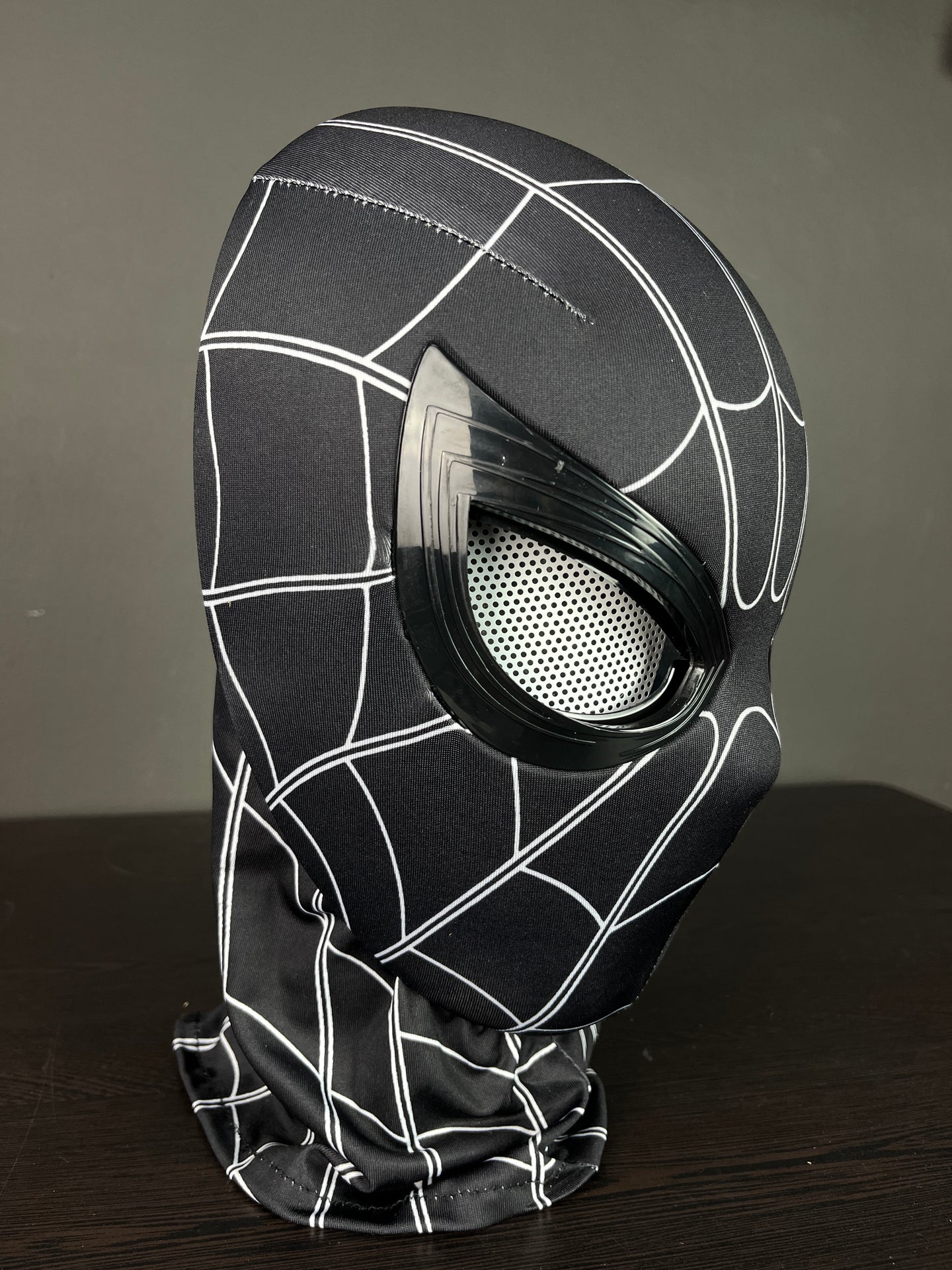 Flicker-Eye Spidey Mask with Moving Jaw