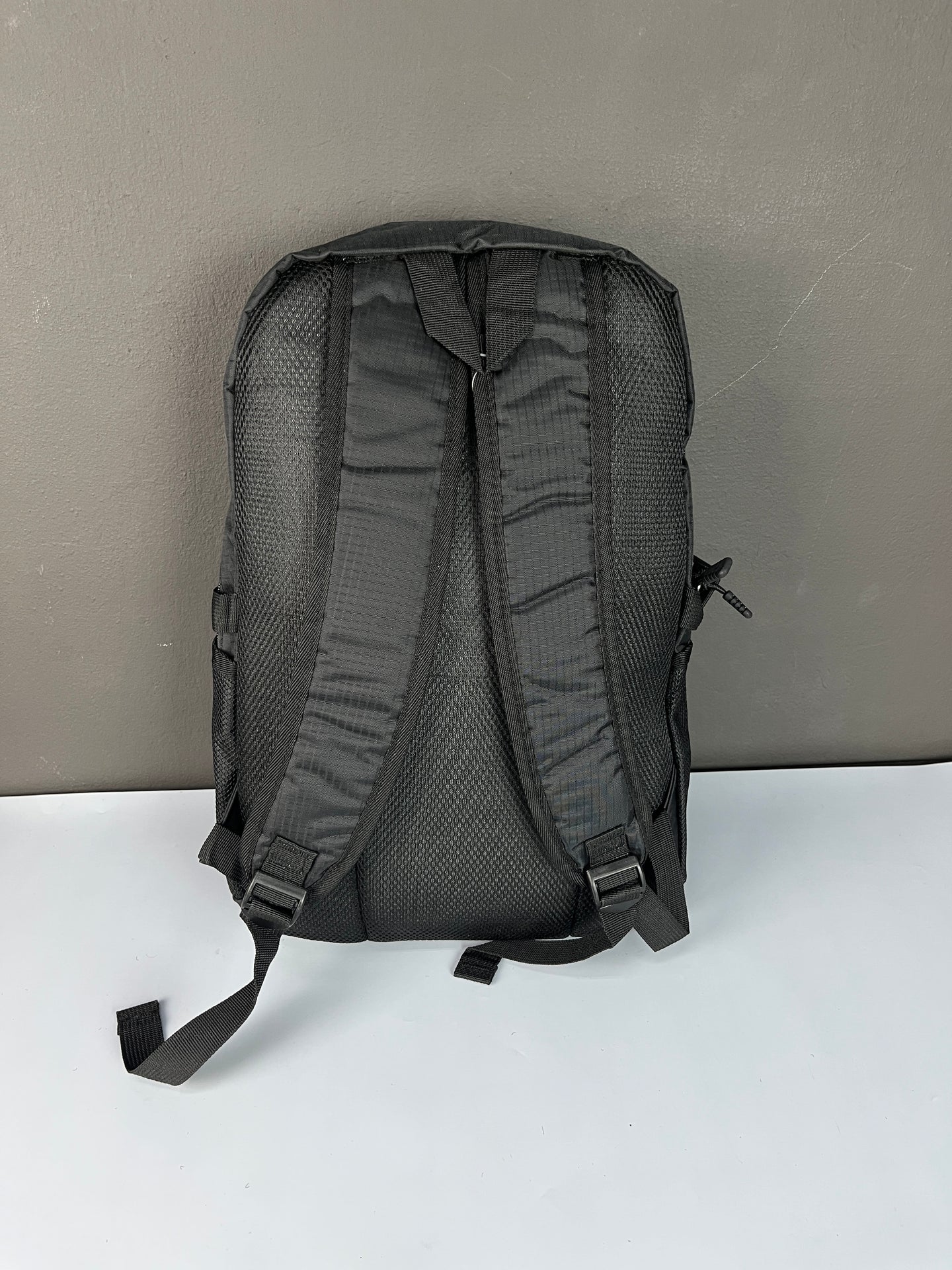 SUPREME Ss17 Black Backpack