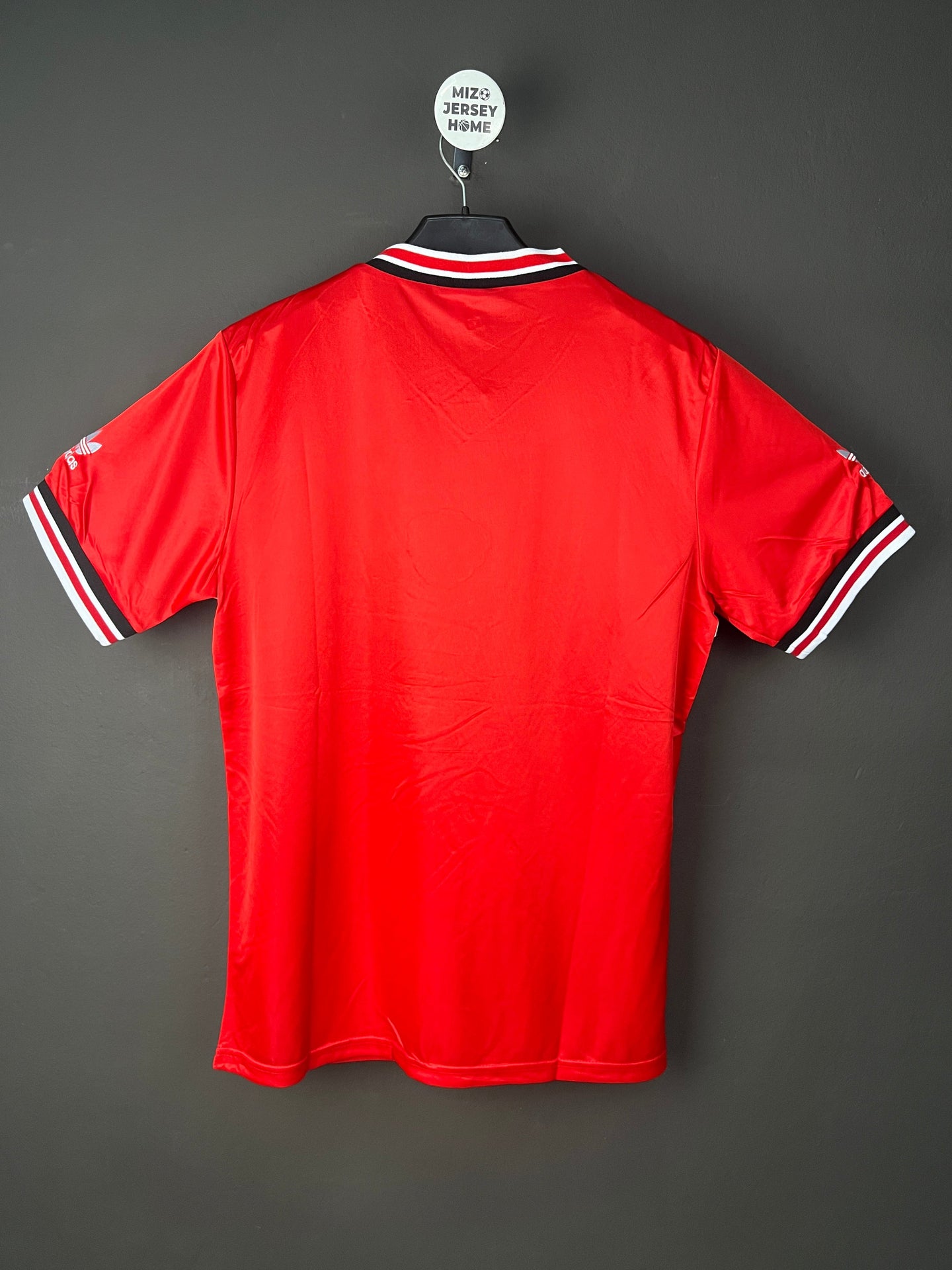 Manchester United 1985-1986 SHARP Home Retro Jersey