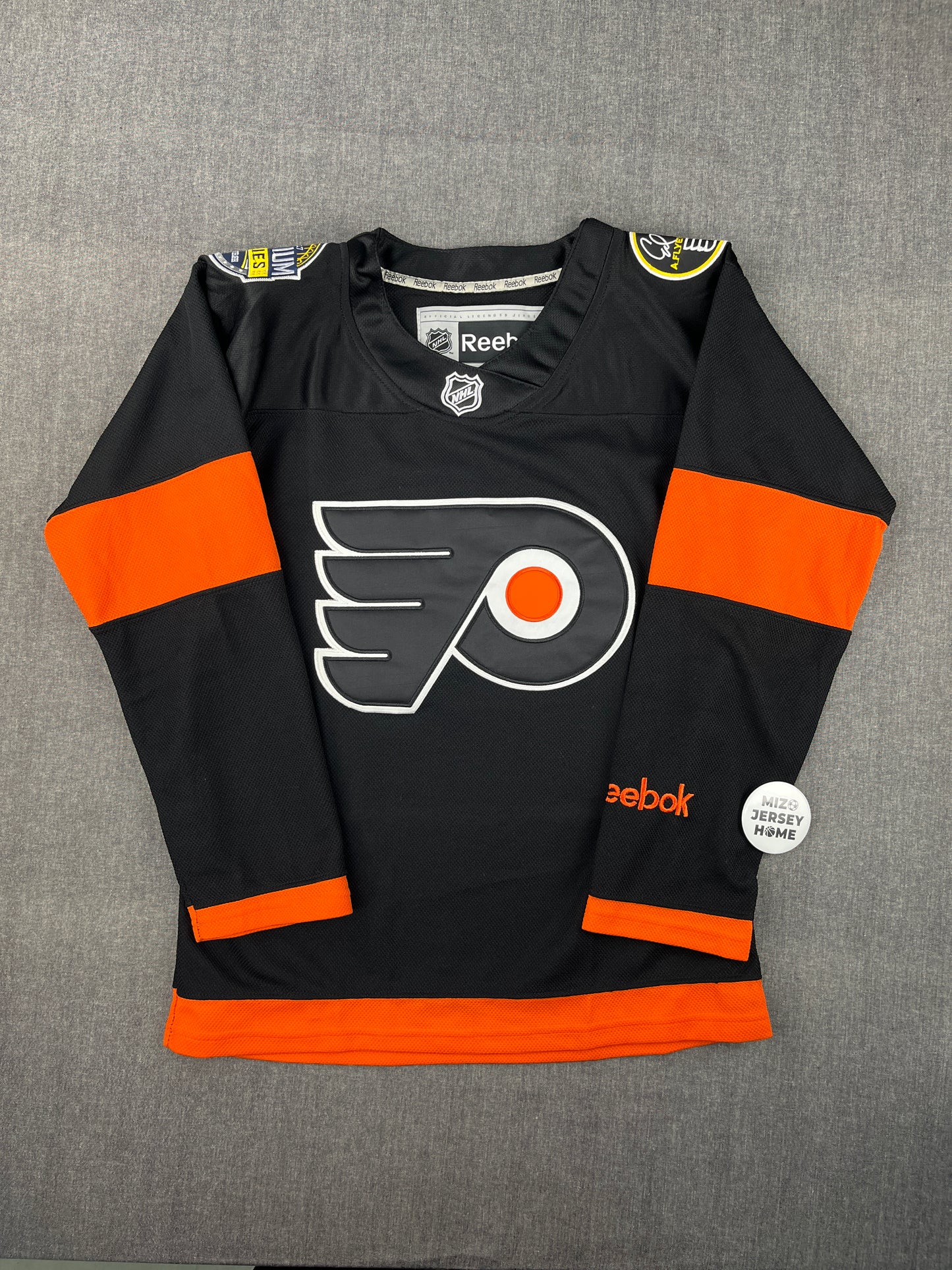 PHILADELPHIA FLYERS NHL ICE HOCKEY KIDS JERSEY