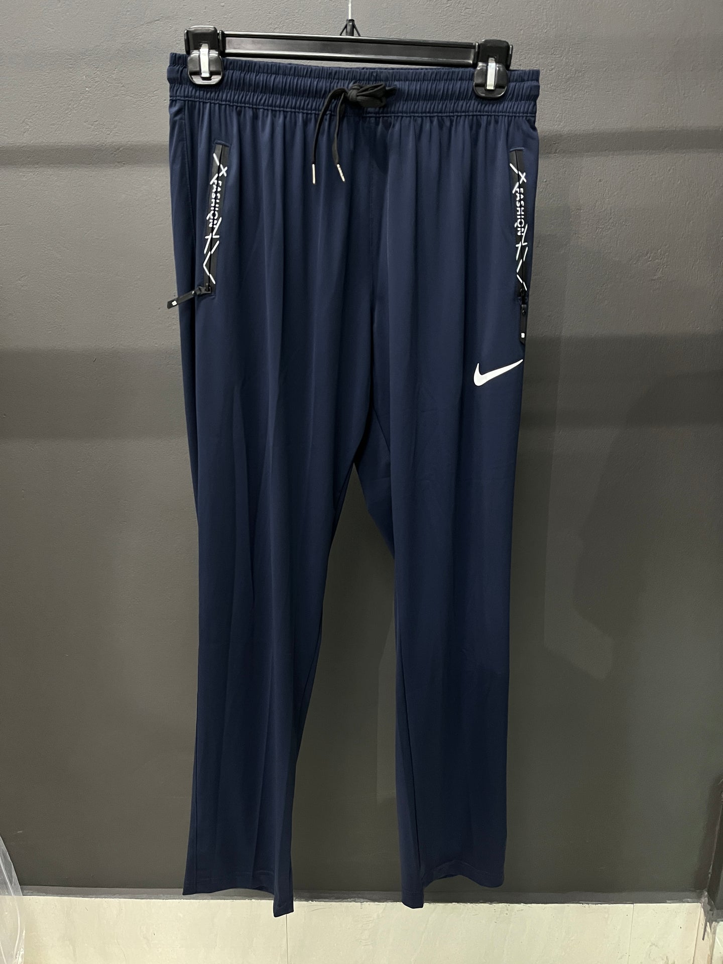 NIKE Men's Workout Navy Track Pants