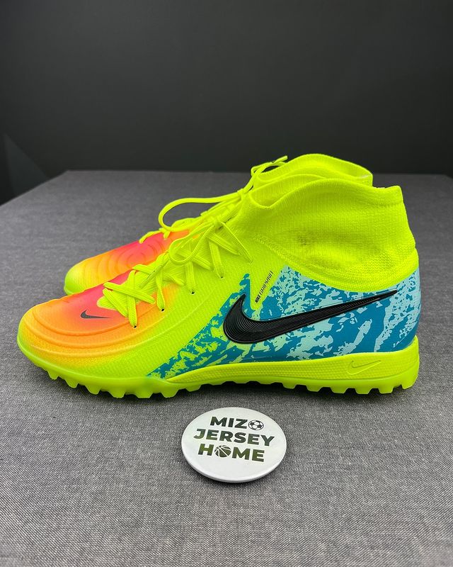 Nike Phantom Luna 2 Green Futsal Shoes