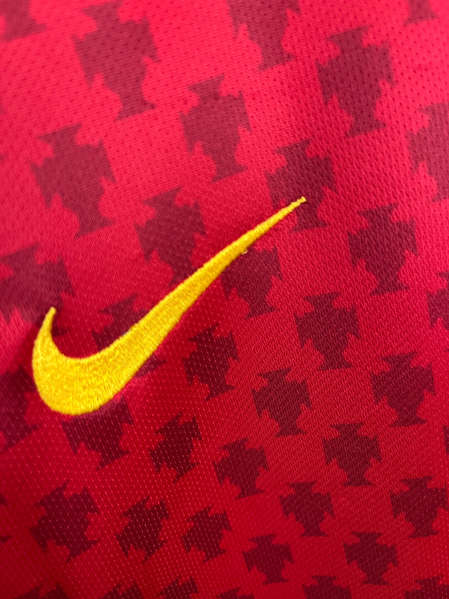 PORTUGAL 2004 HOME RETRO JERSEY