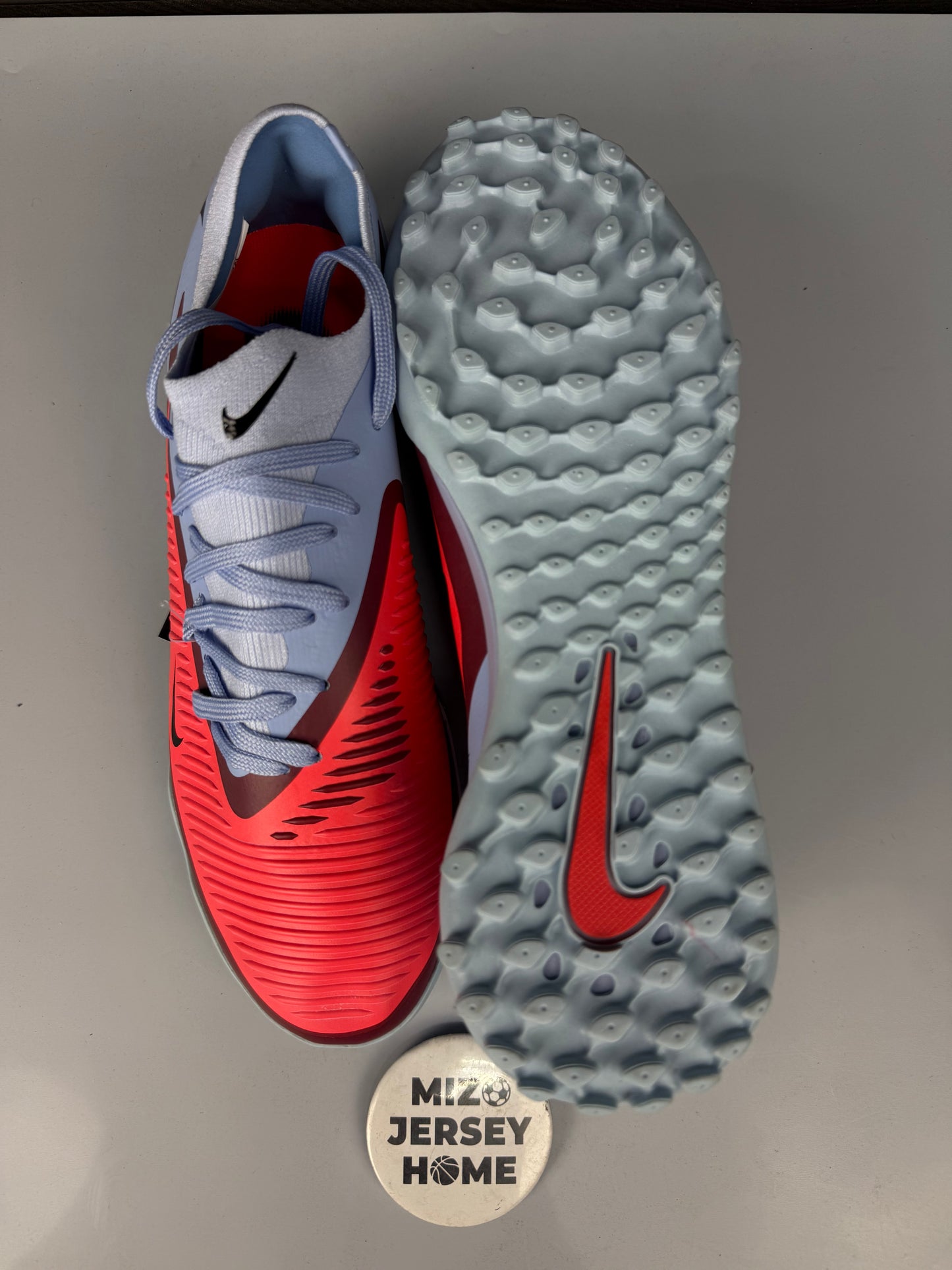 Nike Phantom 6 Low Pro Turf Football Shoes