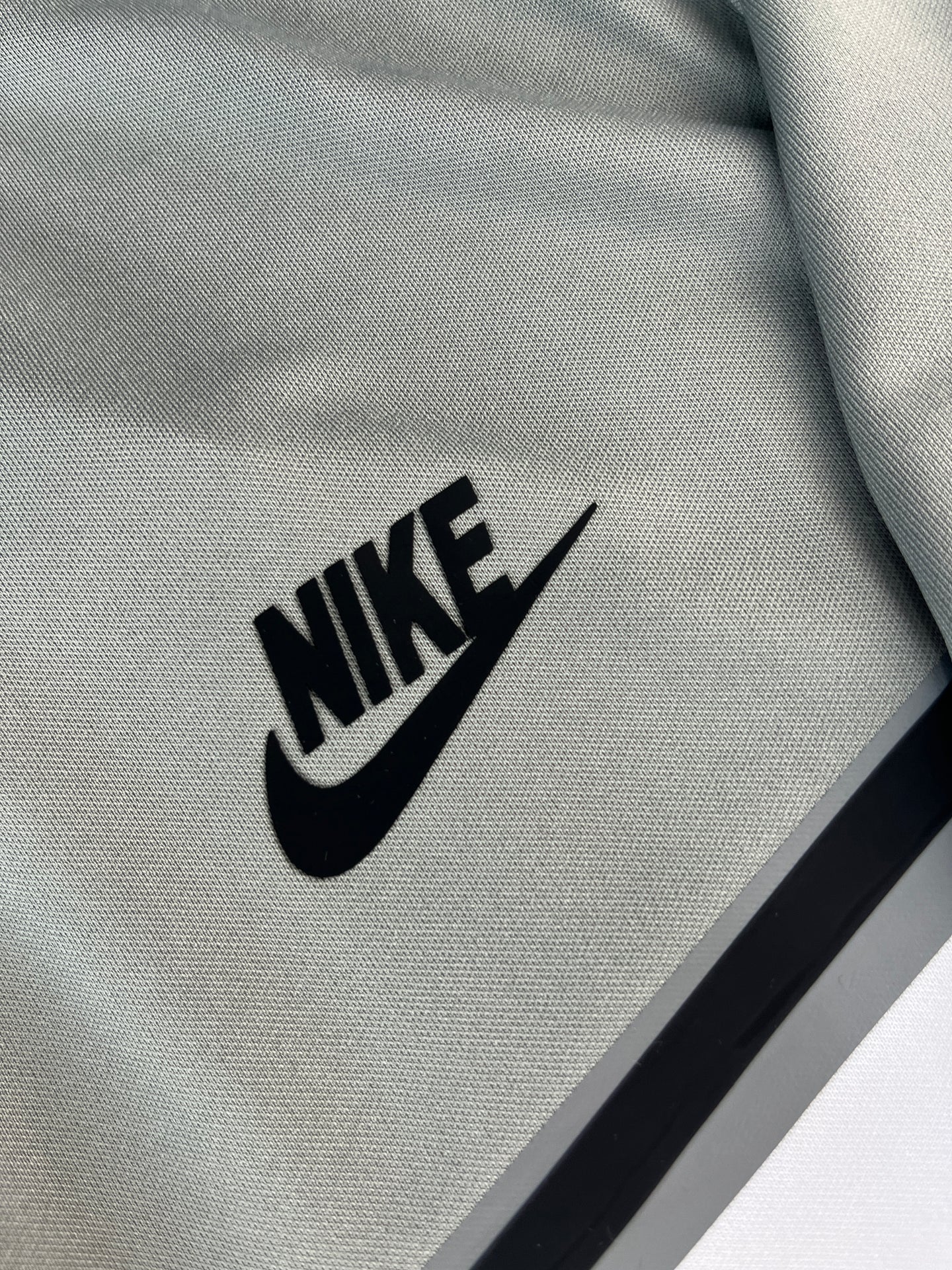 NIKE Tech White & Grey T-Shirt & Shorts Set