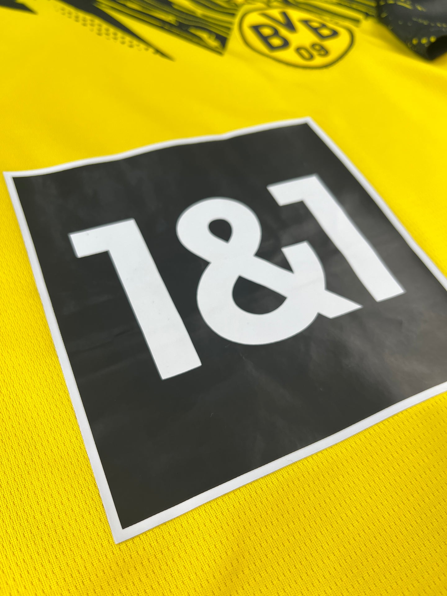 BORUSSIA DORTMUND HOME JERSEY 25-26 FAN VERSION