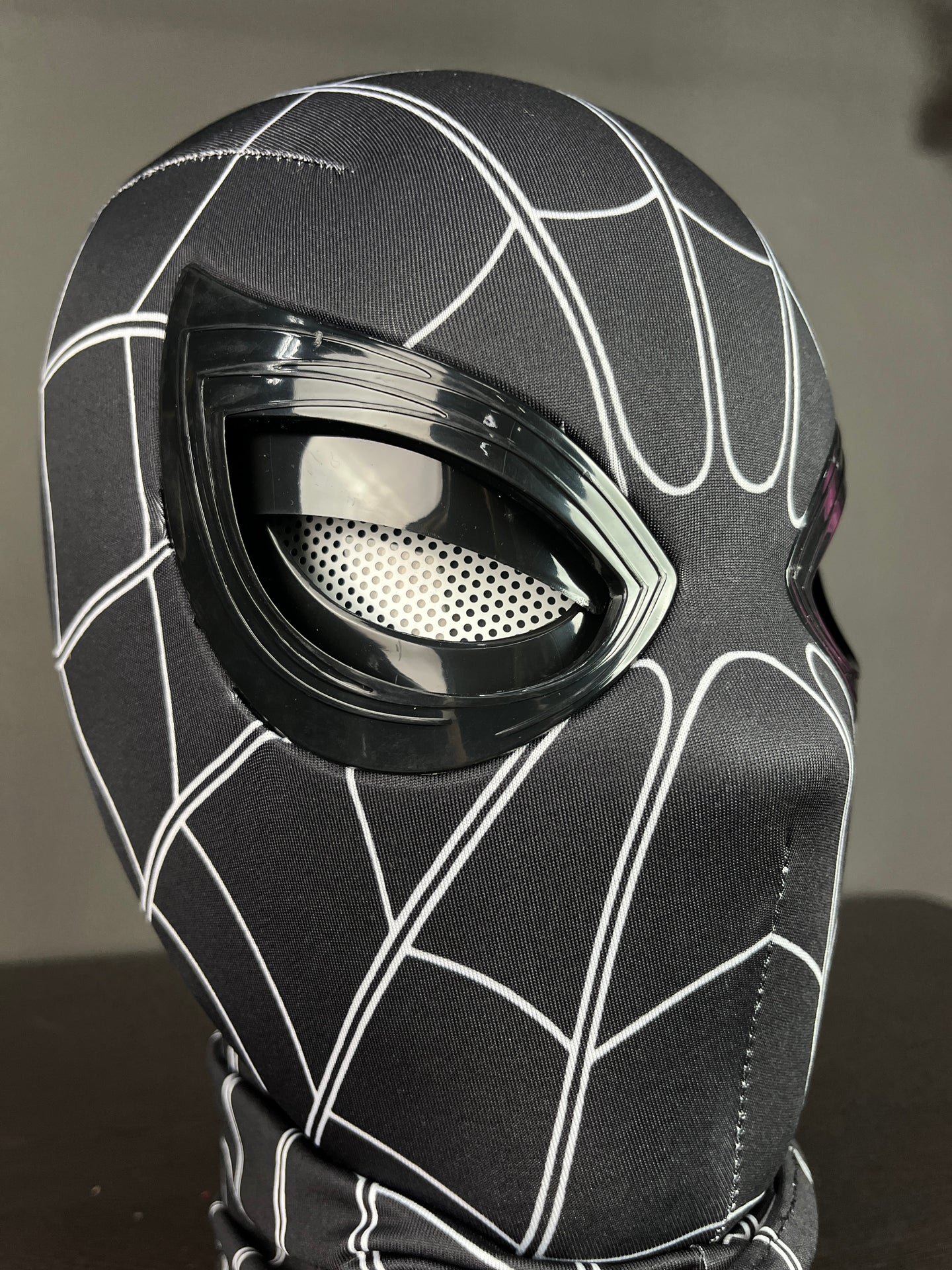 Flicker-Eye Spidey Mask with Moving Jaw
