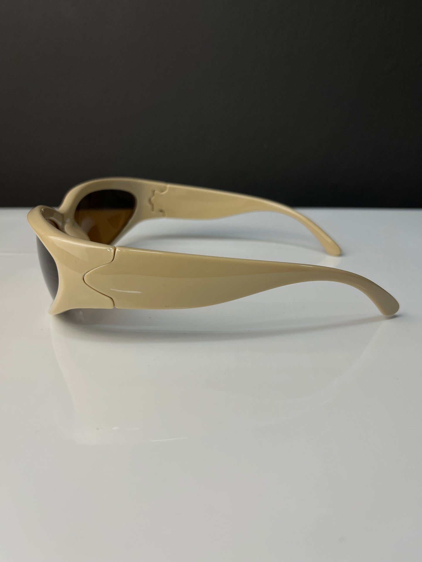 Wraparound y2k Off White Sunglasses