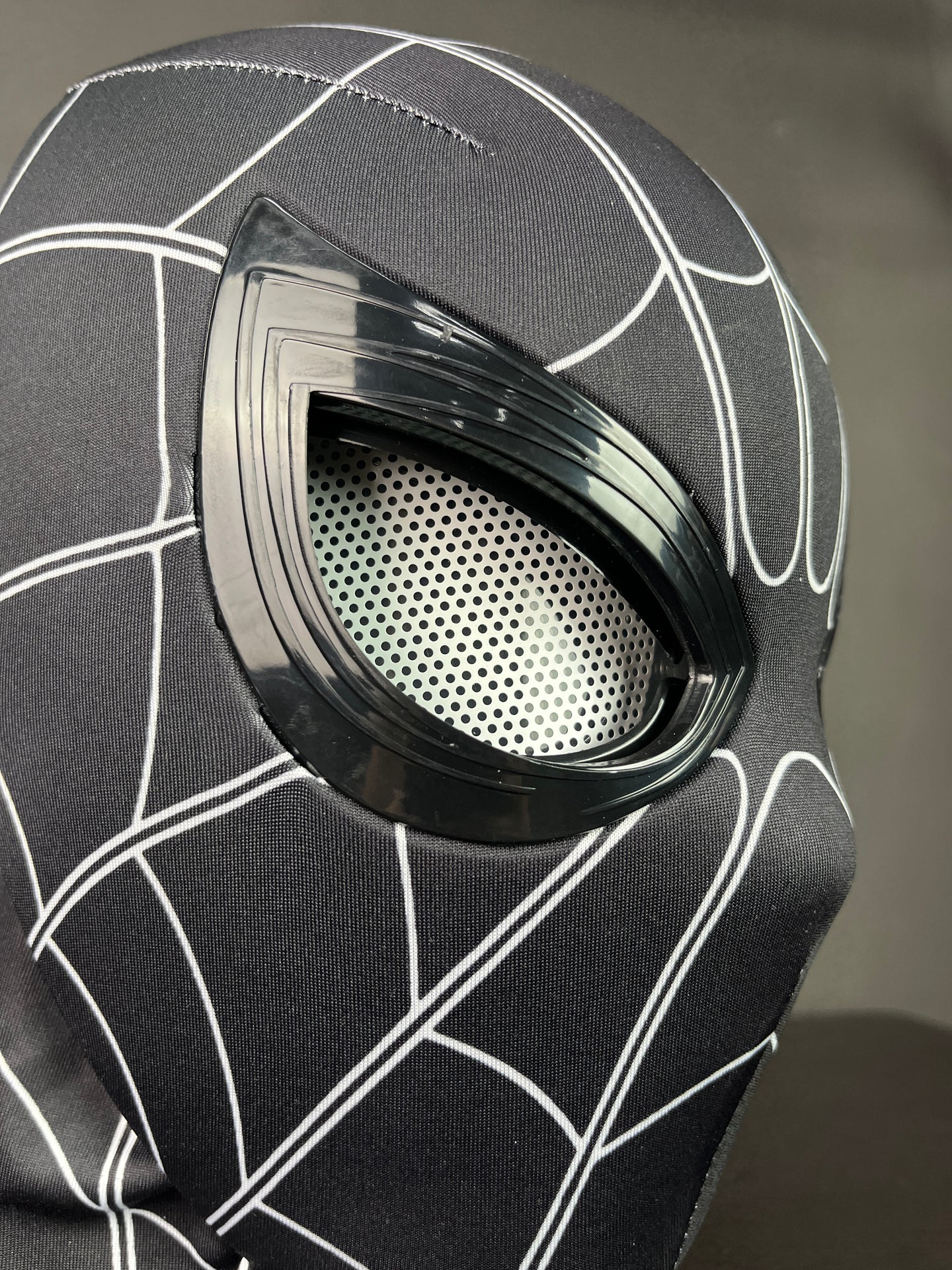 Flicker-Eye Spidey Mask with Moving Jaw