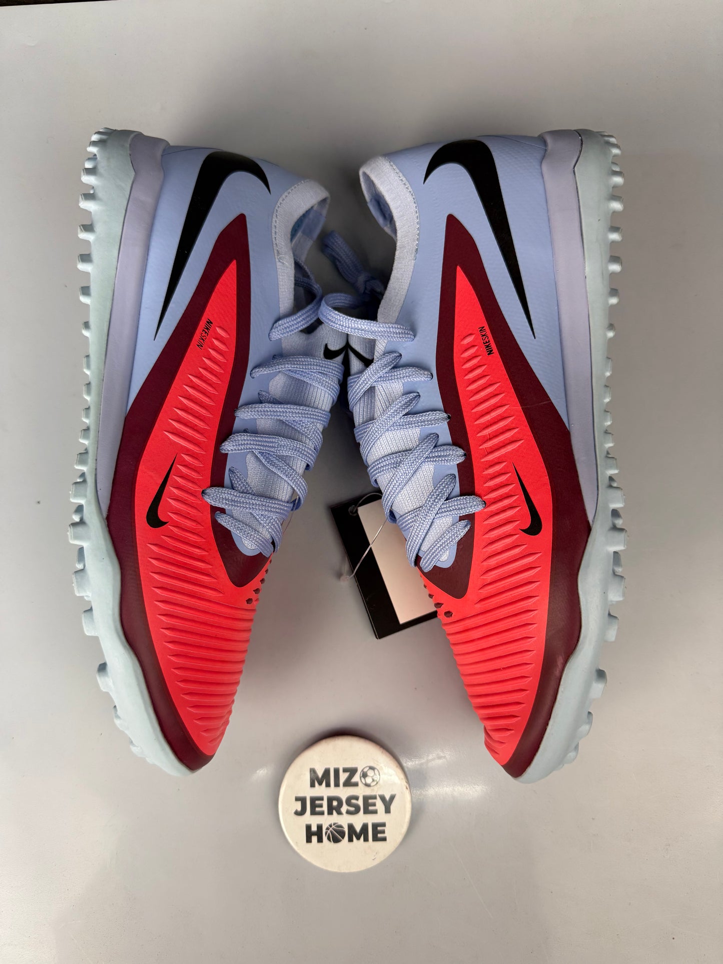 Nike Phantom 6 Low Pro Turf Football Shoes