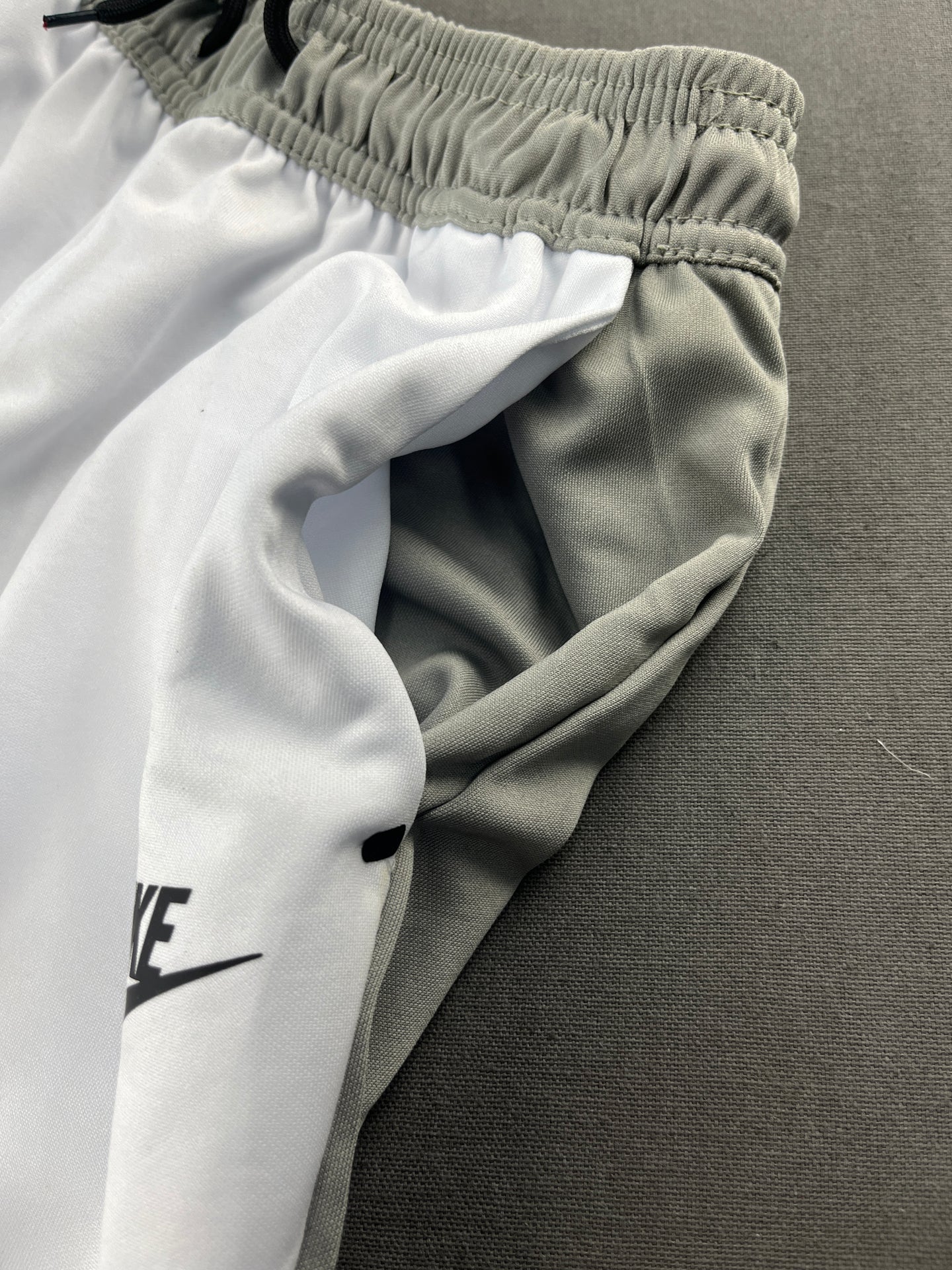 NIKE Tech White & Grey T-Shirt & Shorts Set