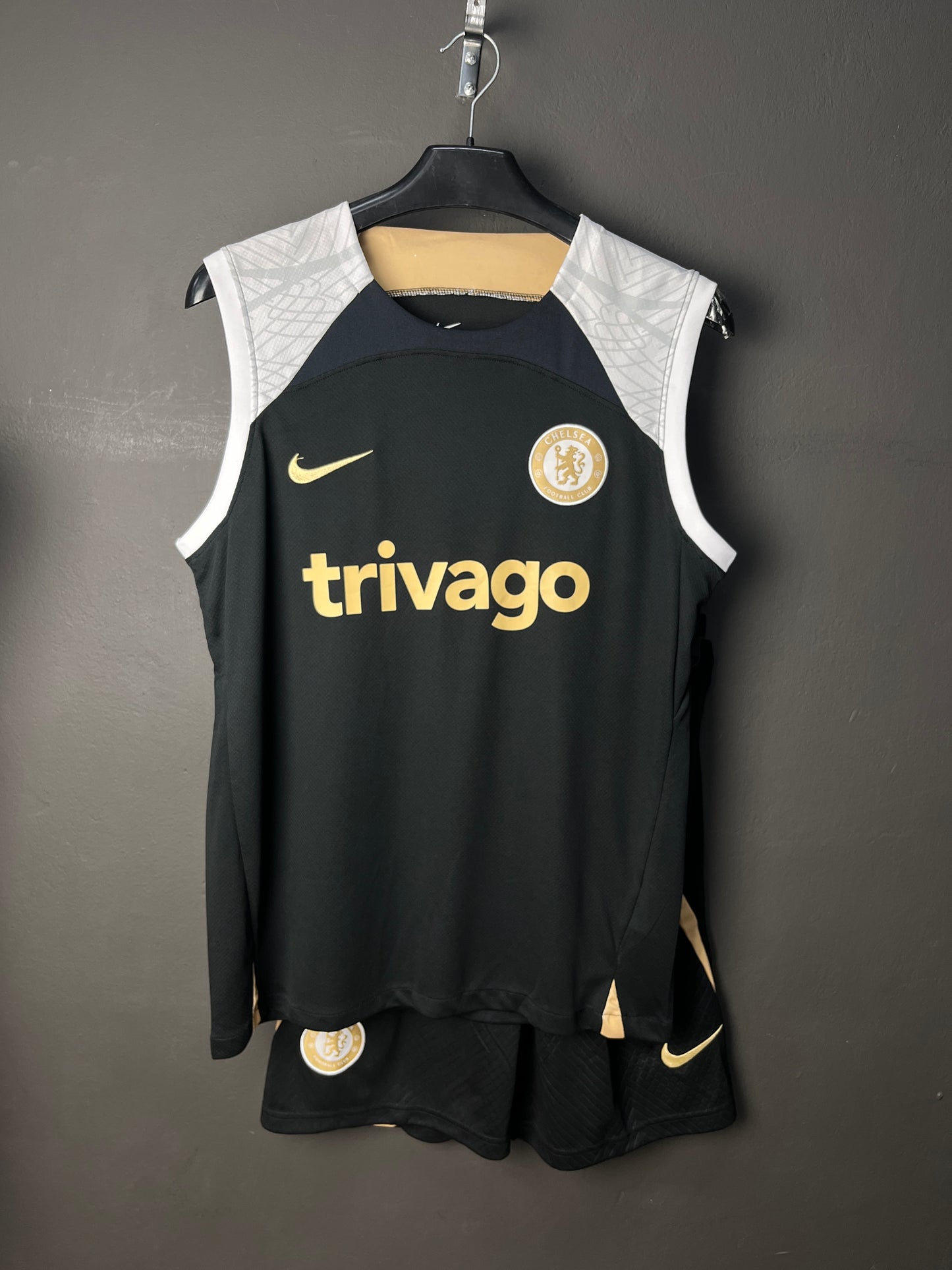 Chelsea Black TRIVAGO Sando Set