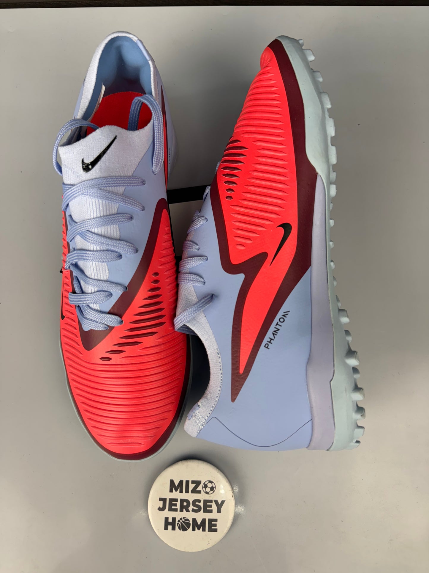 Nike Phantom 6 Low Pro Turf Football Shoes