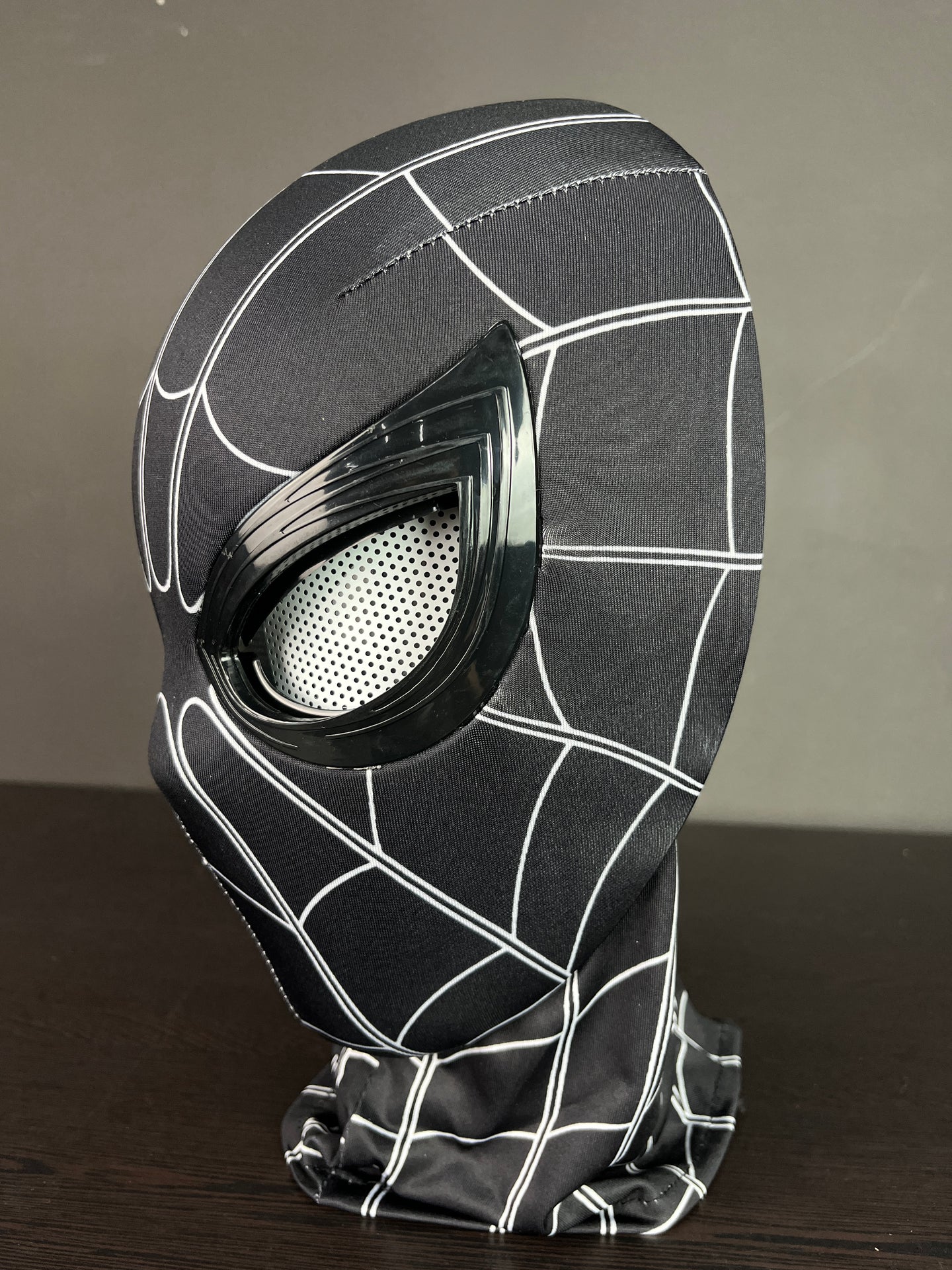 Flicker-Eye Spidey Mask with Moving Jaw