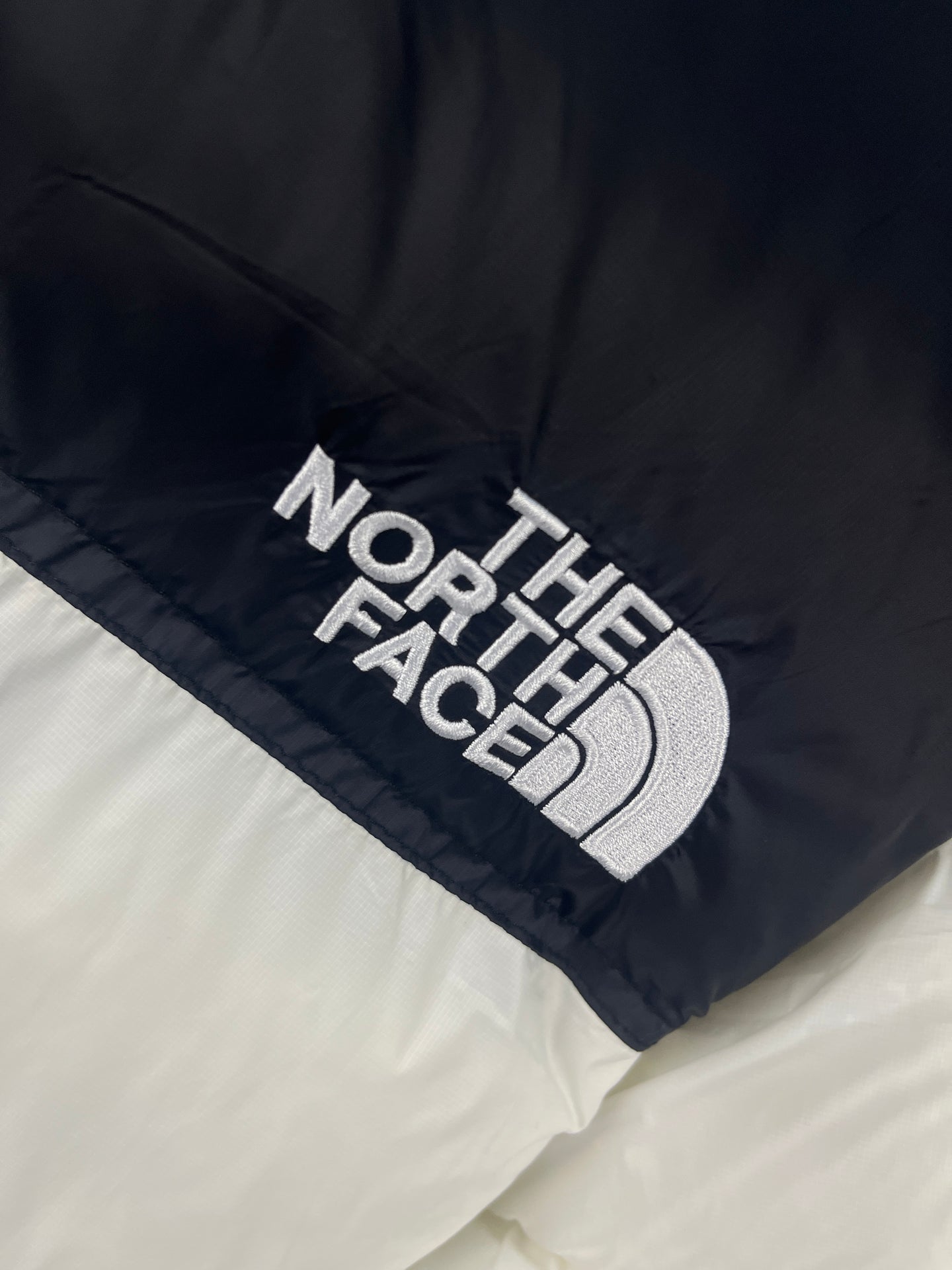The North Face Cropped White/Black Puffer Jacket