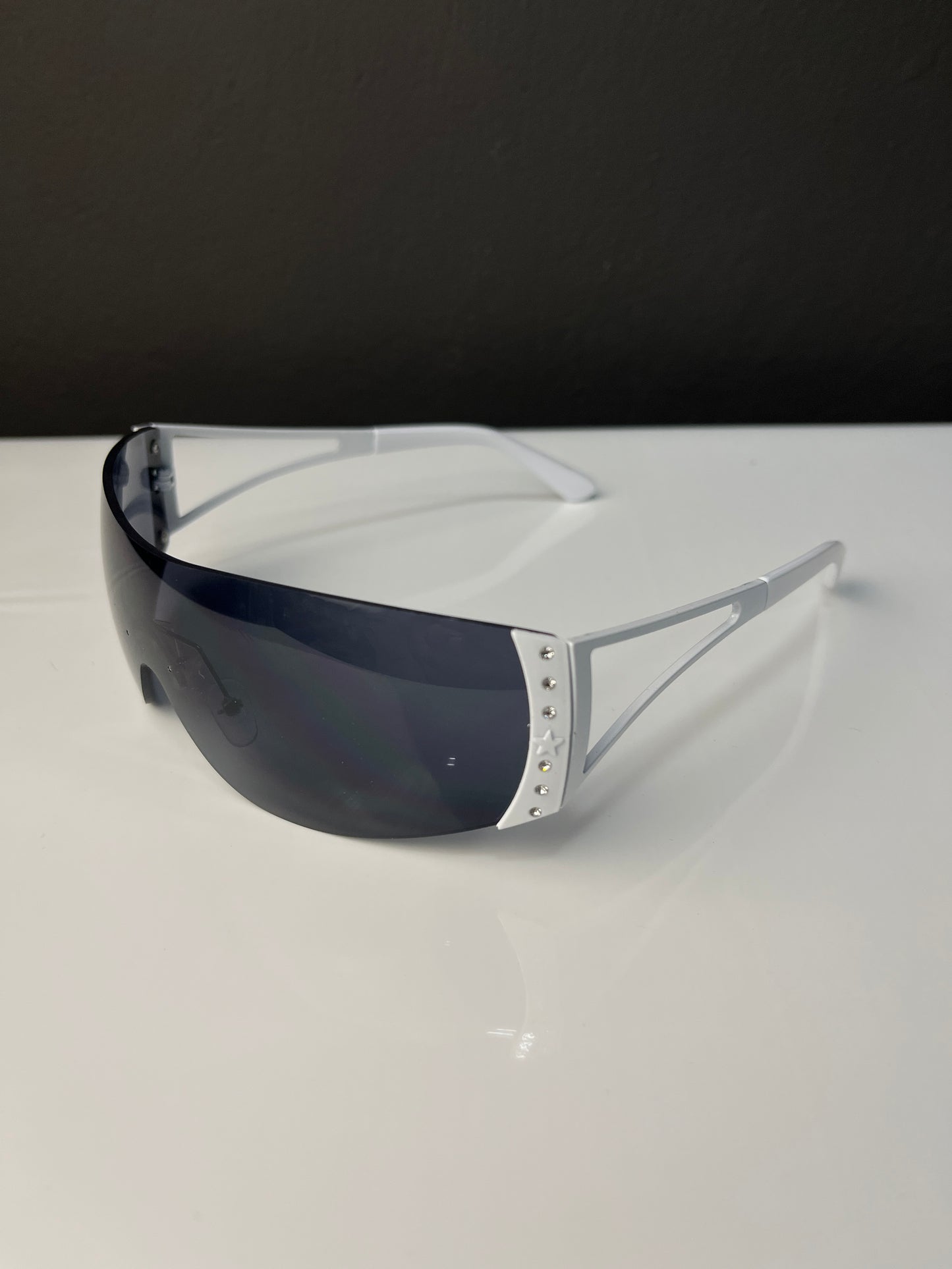 Sleek Wraparound Sunglasses