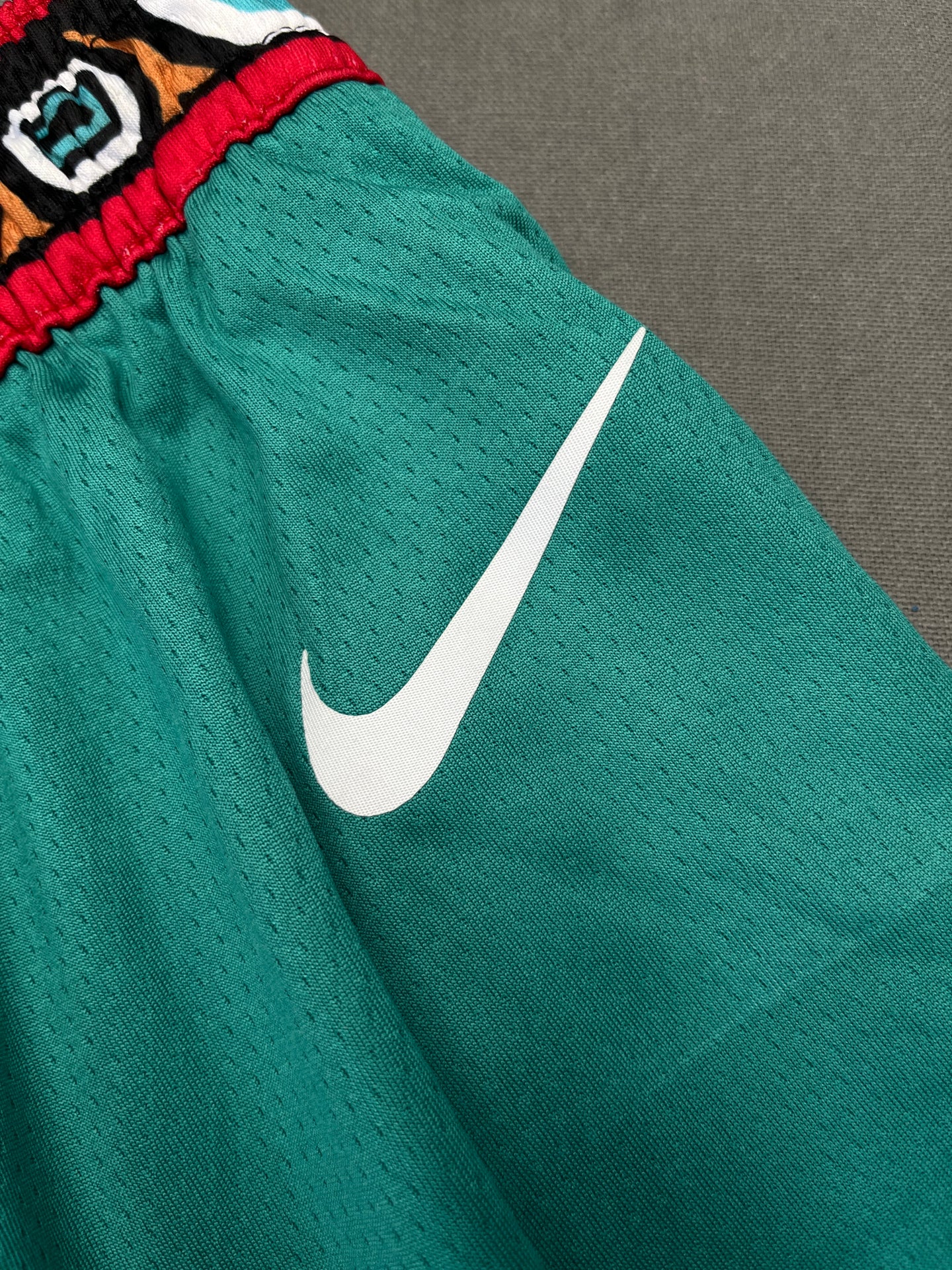 MEMPHIS GRIZZLIES Green Heat Pressed Shorts