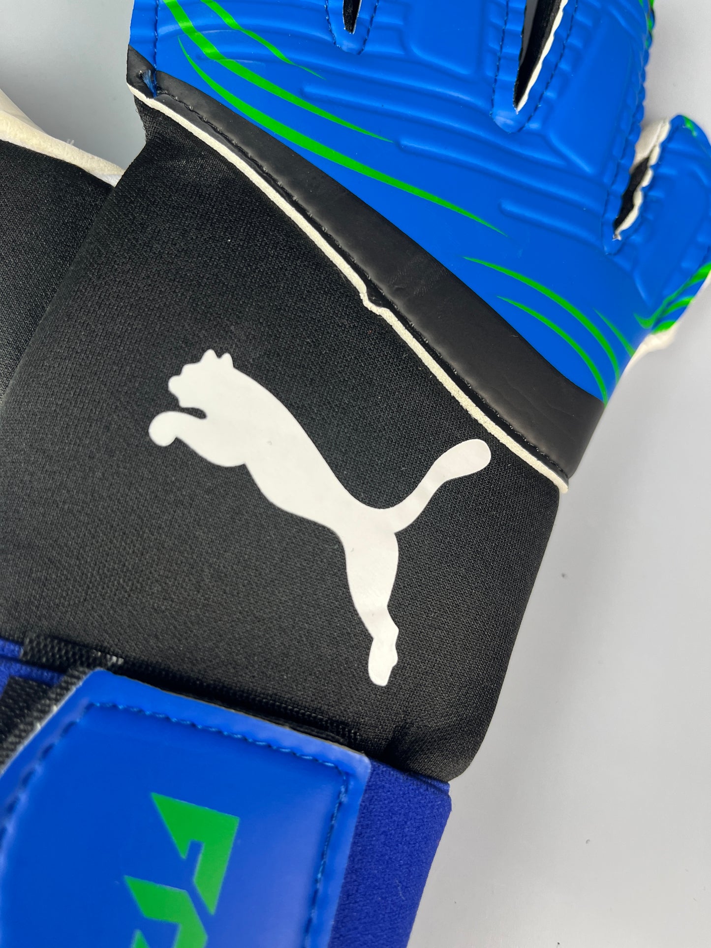 Puma Ultra Pro Goalkeeper Gloves