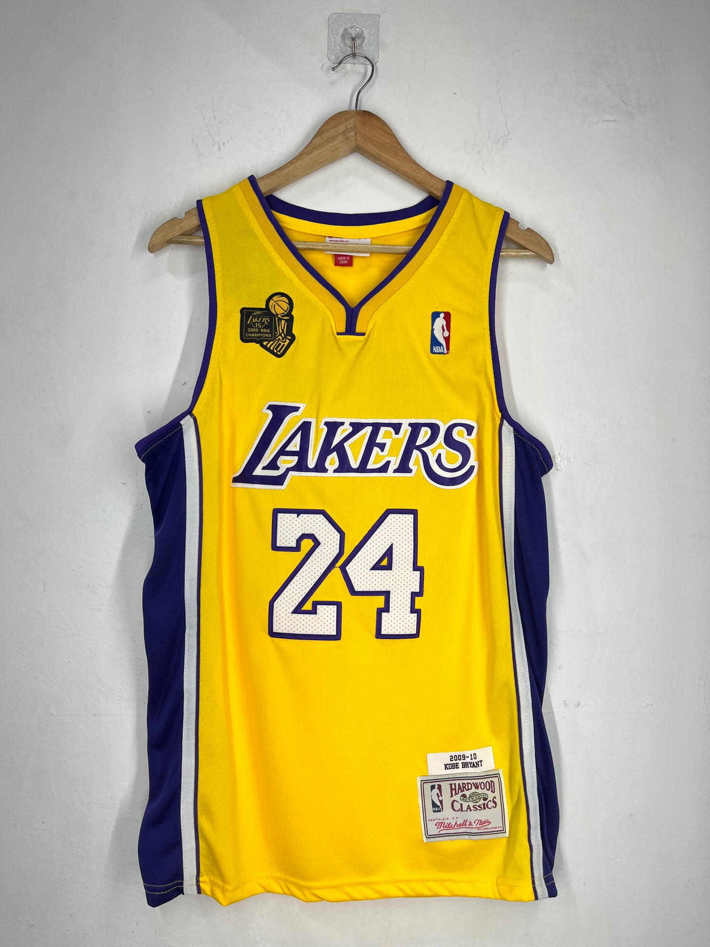 BRYANT 24 Yellow Los Angeles Lakers NBA Jersey Champions Edition