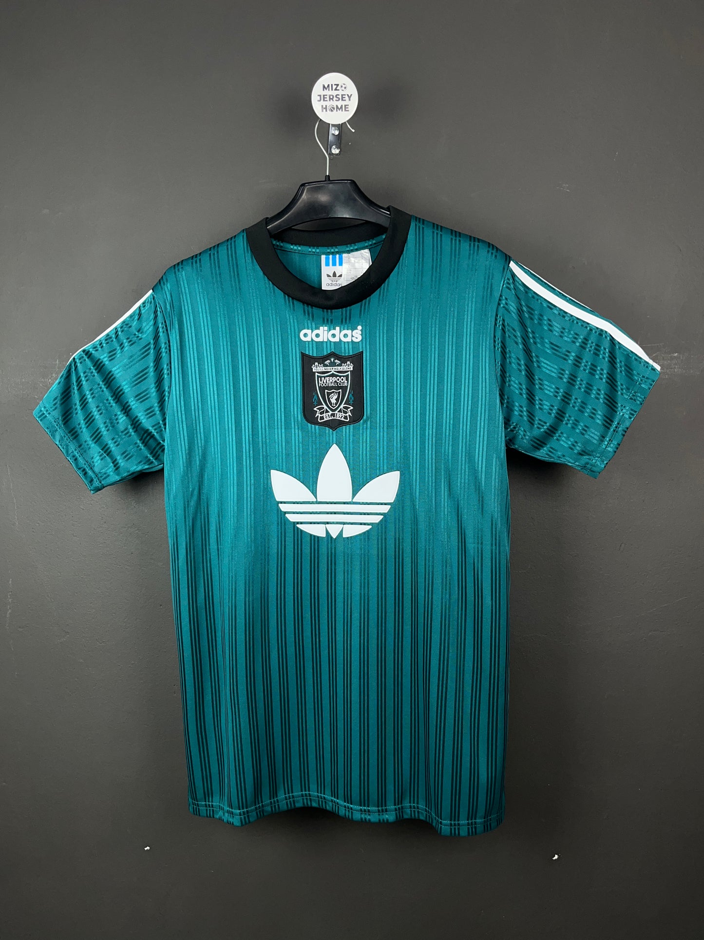 Liverpool 1995-1996 Away Retro Jersey