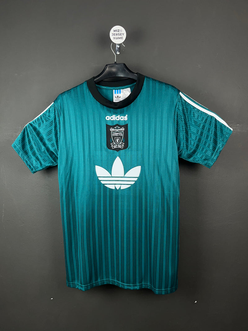 Liverpool 1995-1996 Away Retro Jersey