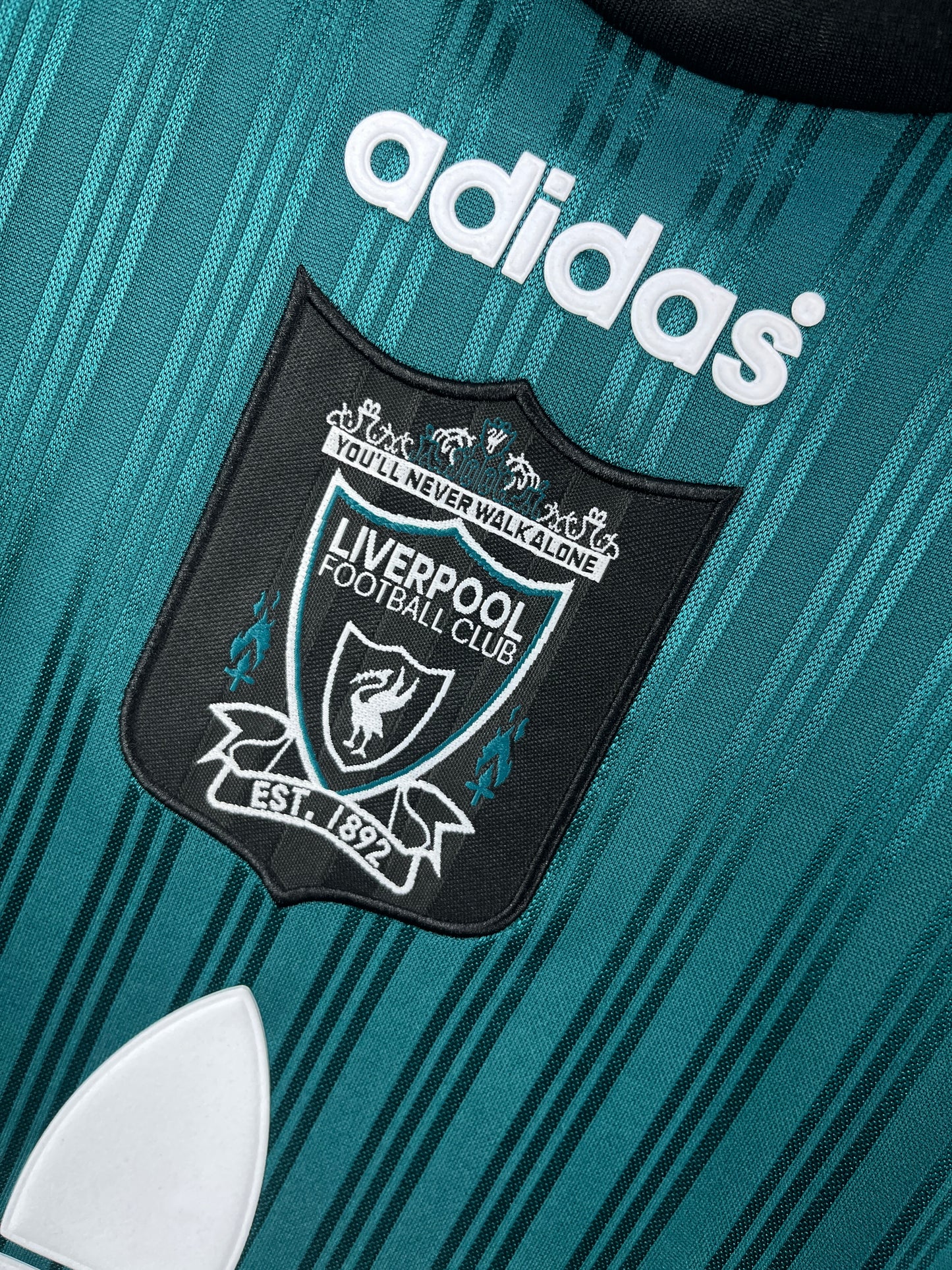 Liverpool 1995-1996 Away Retro Jersey