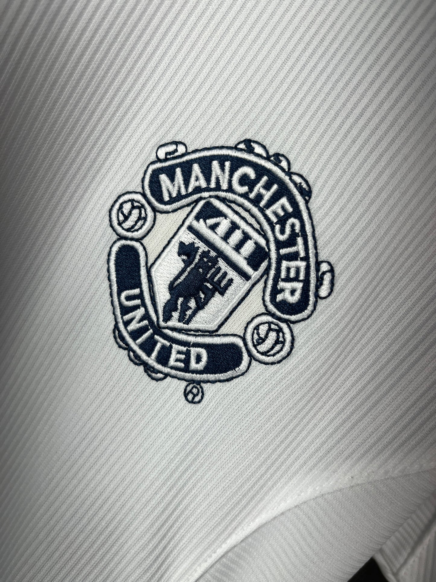 Manchester United Away 2000-2001 Retro Jersey