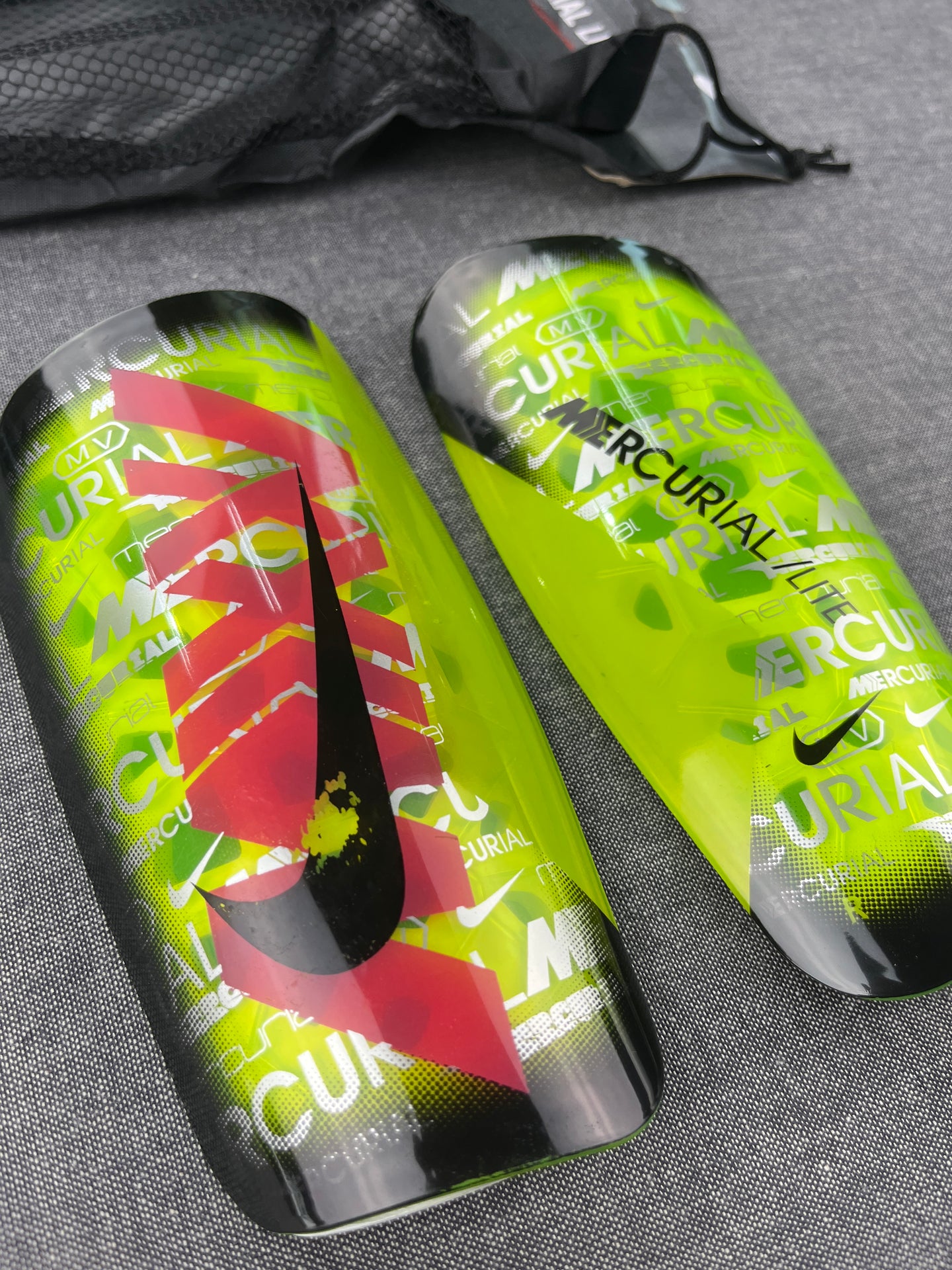 NIKE Unisex Mercurial Lite Shin Guard