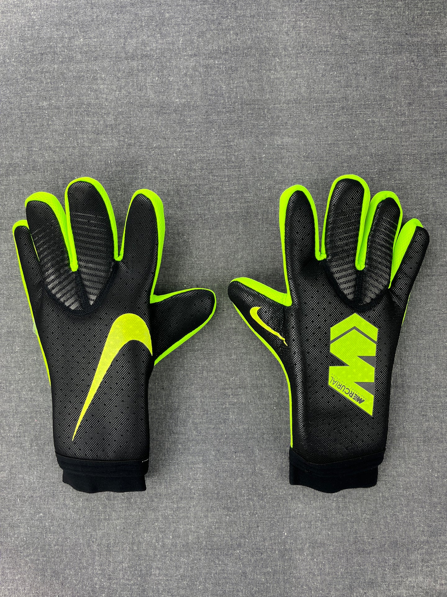 NIKE Black/Green Mercurial Touch Elite Goalkeeper Gloves
