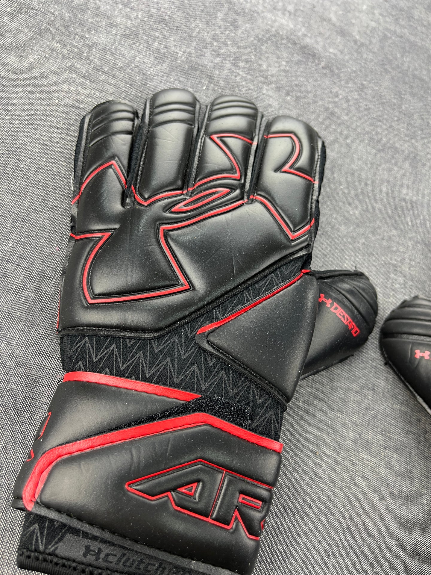 UNDER ARMOUR Desafio Pro Goalkeeper Gloves