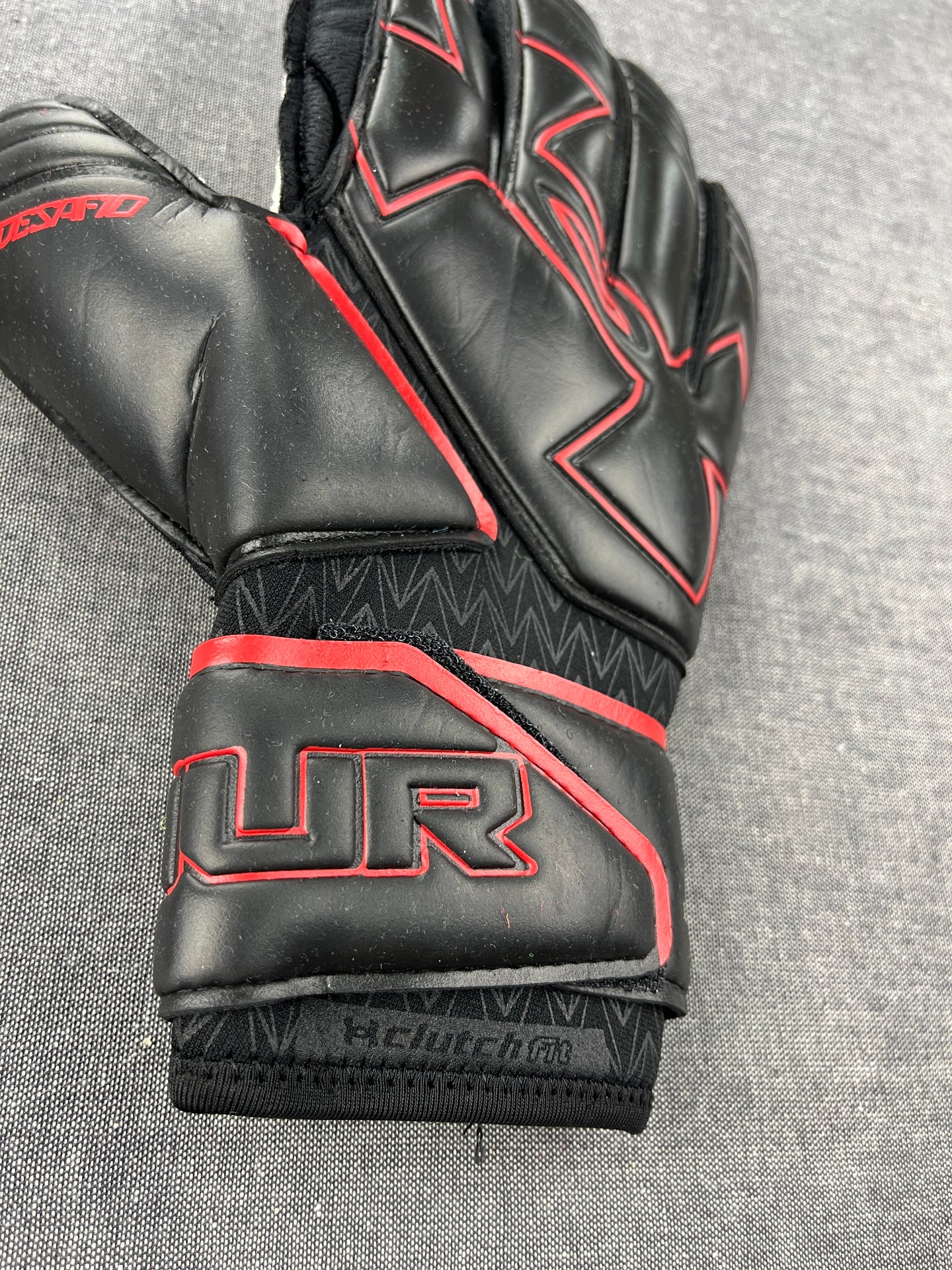 UNDER ARMOUR Desafio Pro Goalkeeper Gloves
