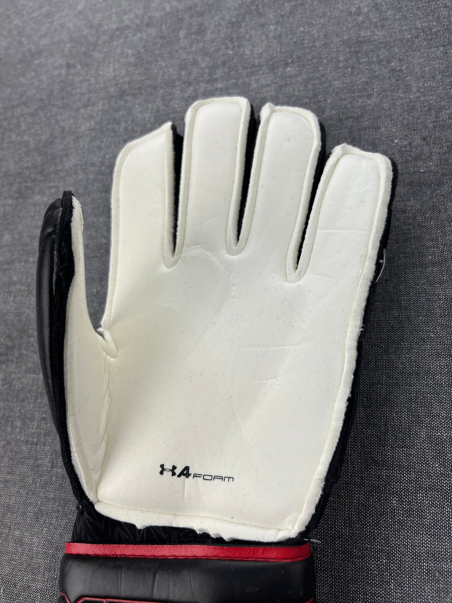 UNDER ARMOUR Desafio Pro Goalkeeper Gloves