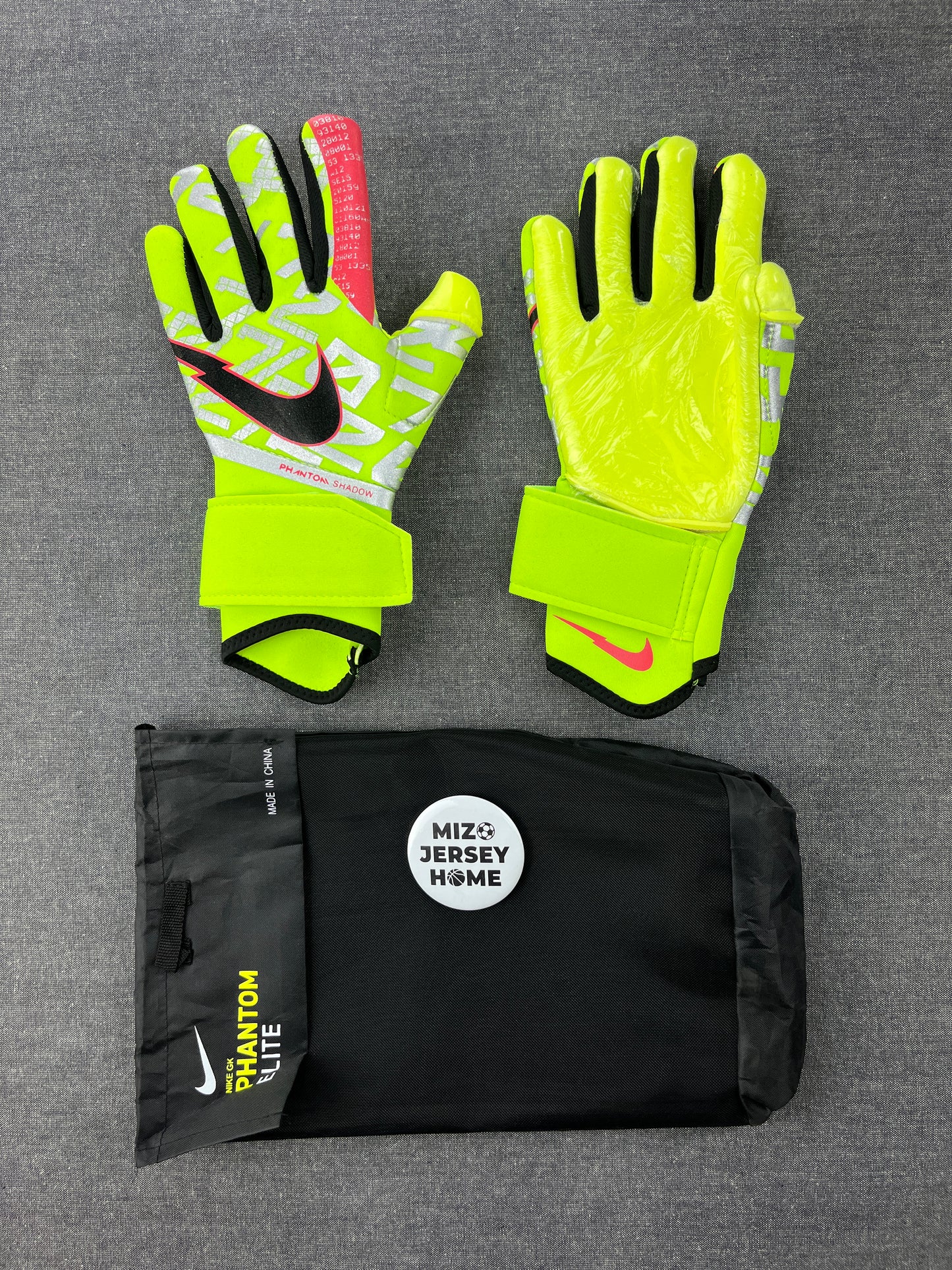 NIKE Phantom Elite Yellow Goalkeeper Gloves