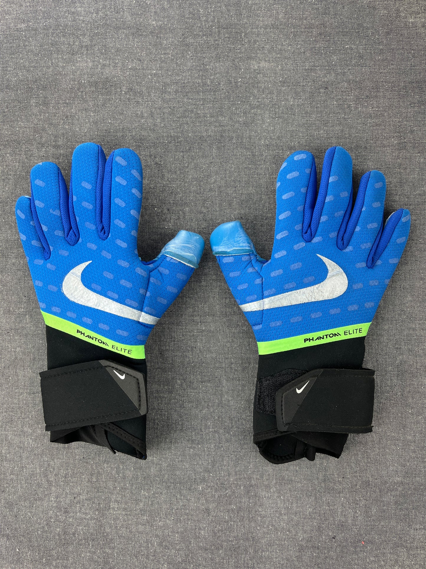 NIKE Blue Phantom Elite Goalkeeper Gloves