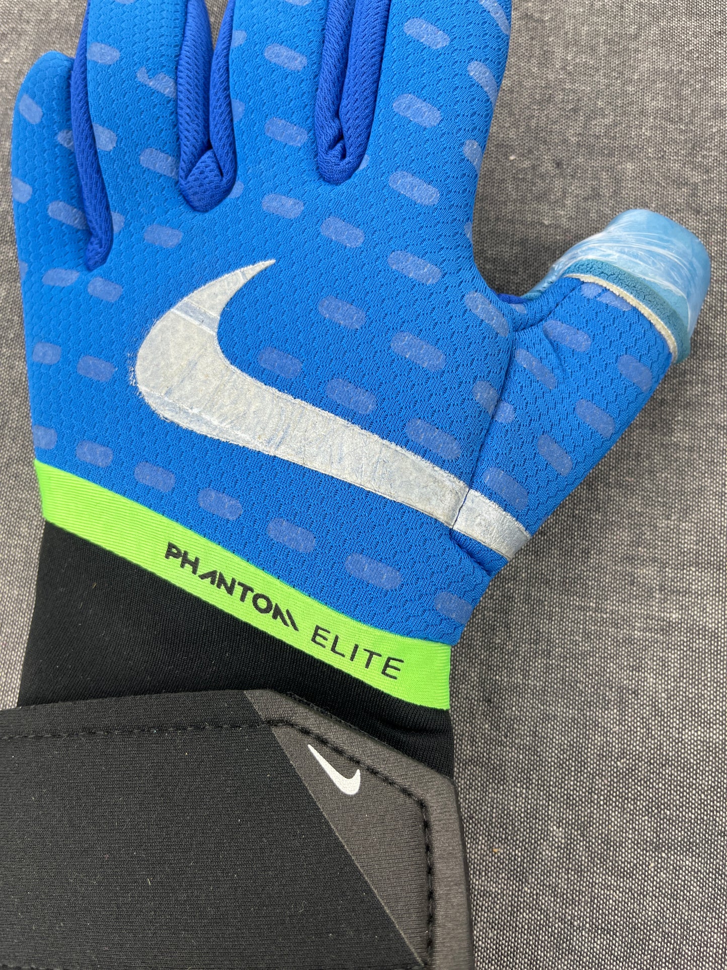 NIKE Blue Phantom Elite Goalkeeper Gloves