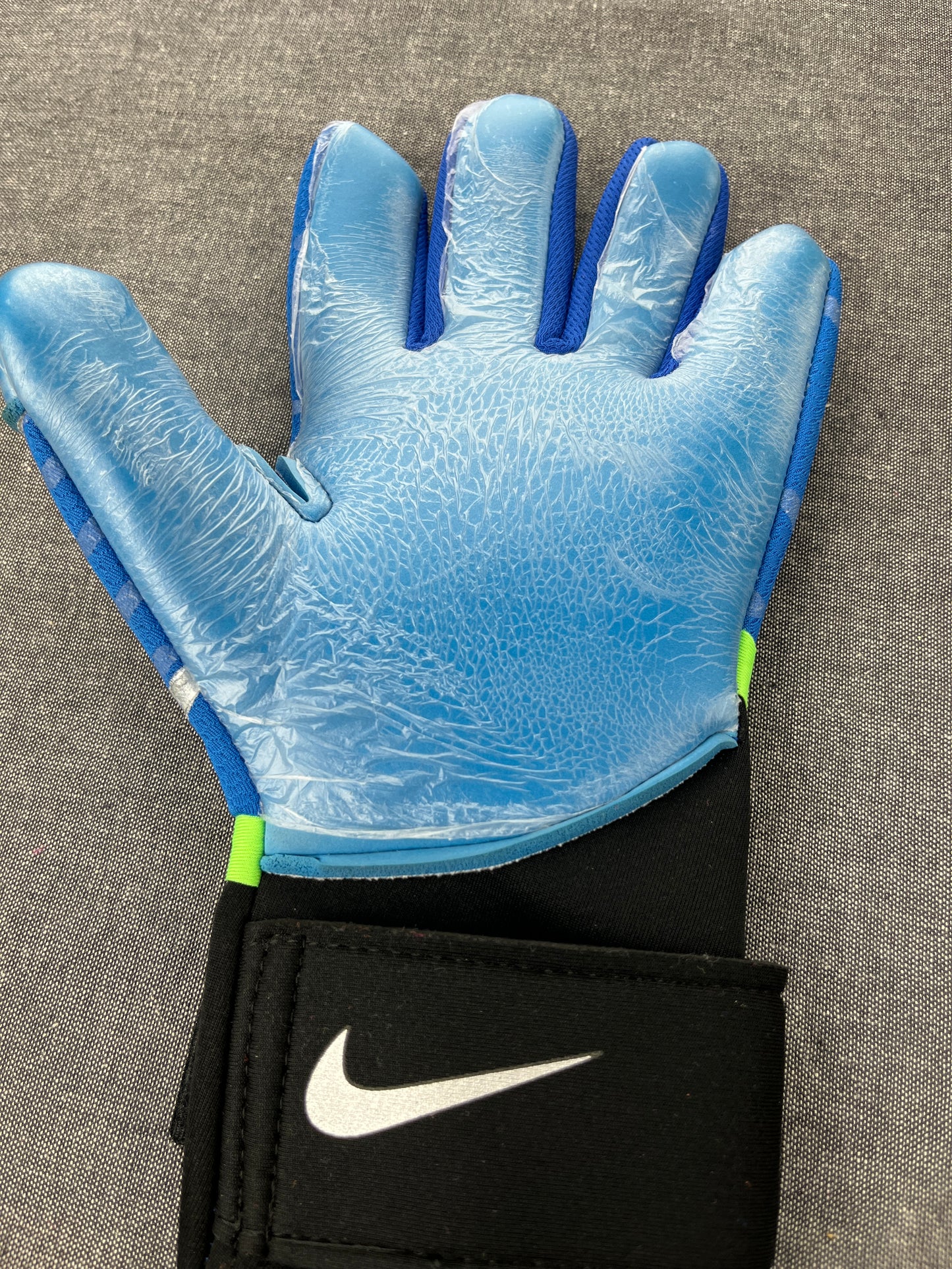 NIKE Blue Phantom Elite Goalkeeper Gloves