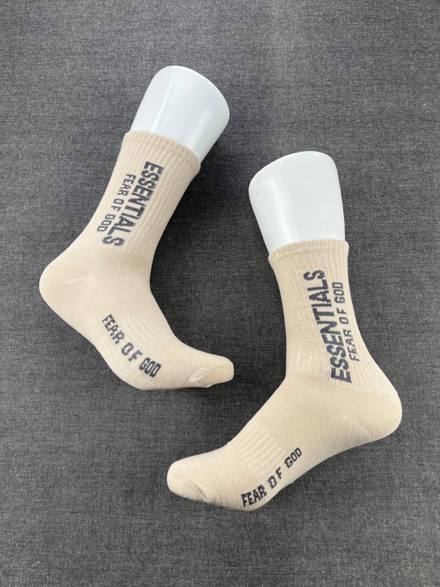 FEAR OF GOD Essentials Cream & Tan Crew Socks