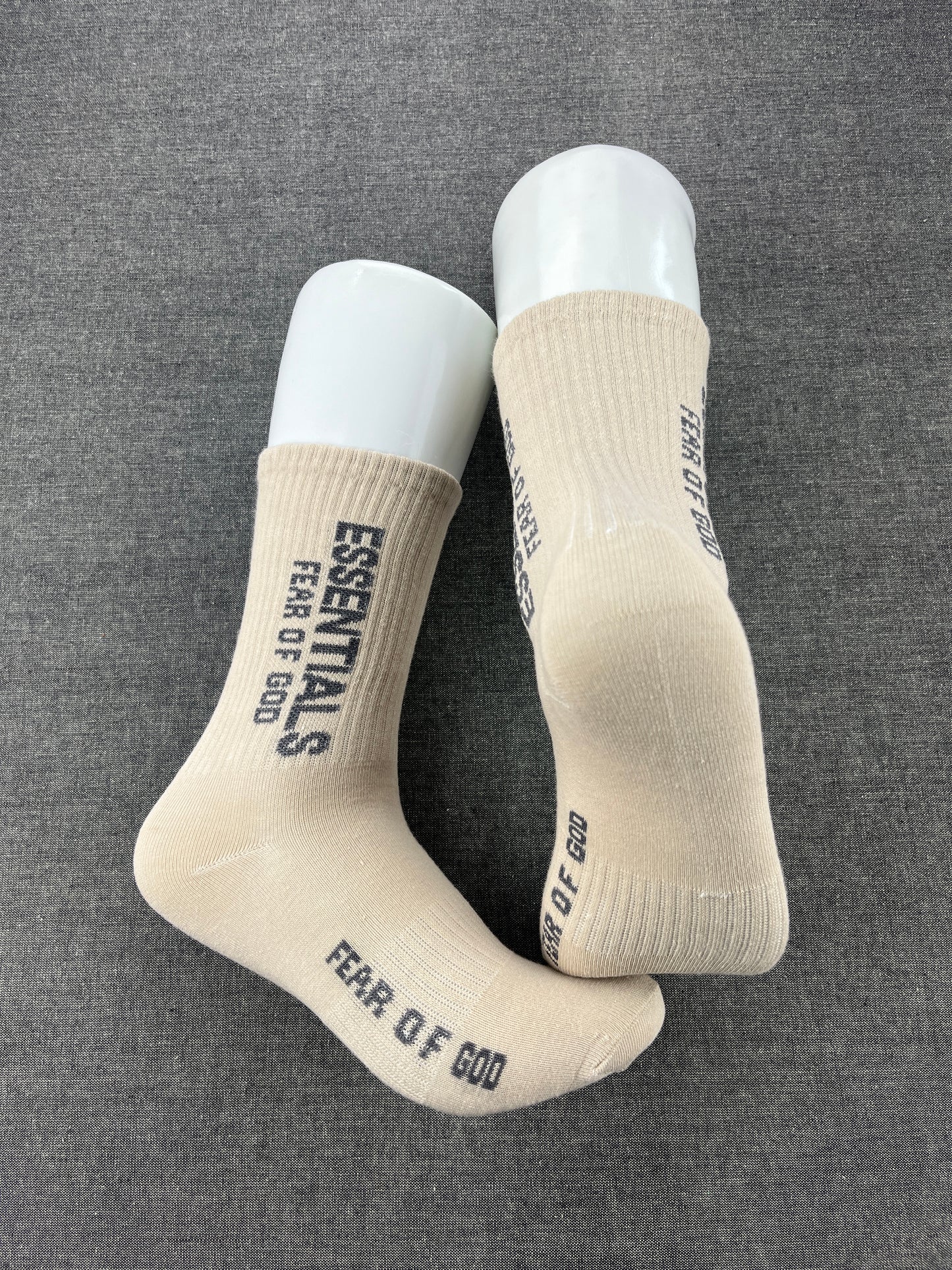 FEAR OF GOD Essentials Cream & Tan Crew Socks