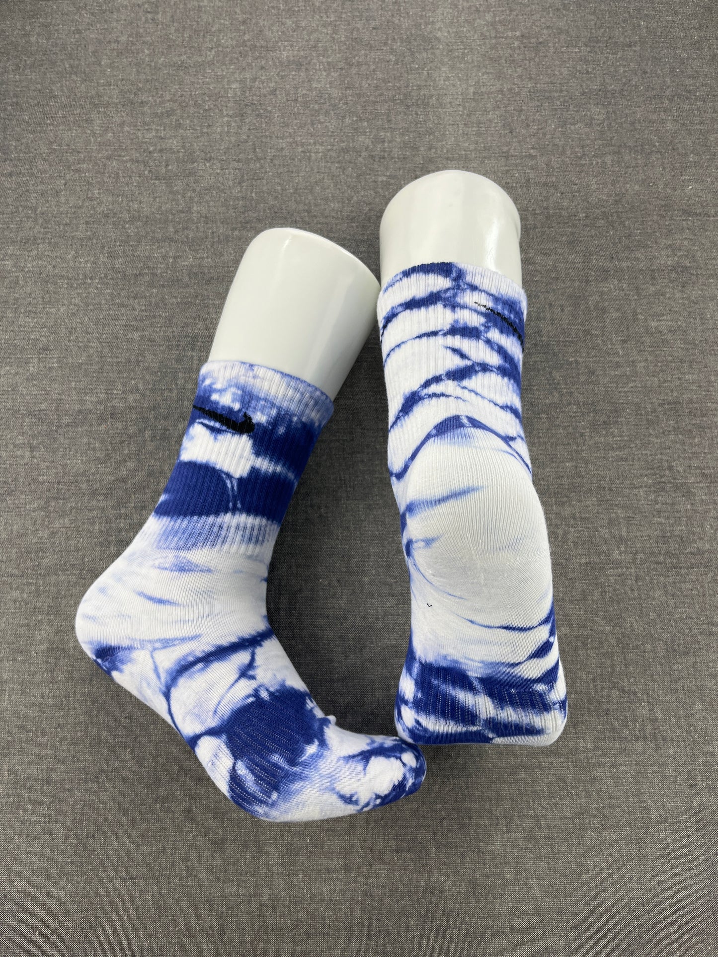 NIKE Tie-Dye White & Blue Crew Socks