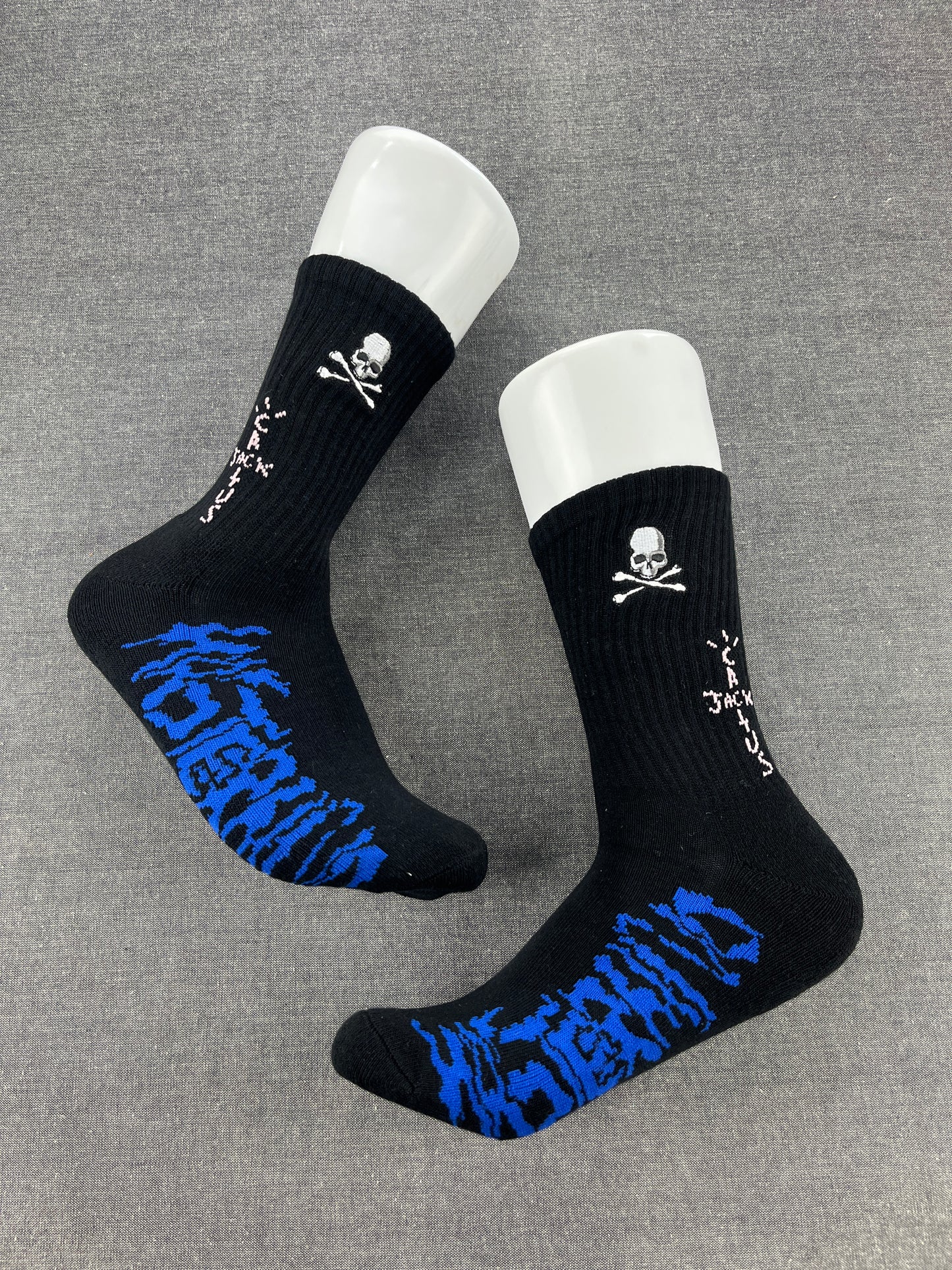 CACTUS JACK Skull Embroidery Black Crew Socks