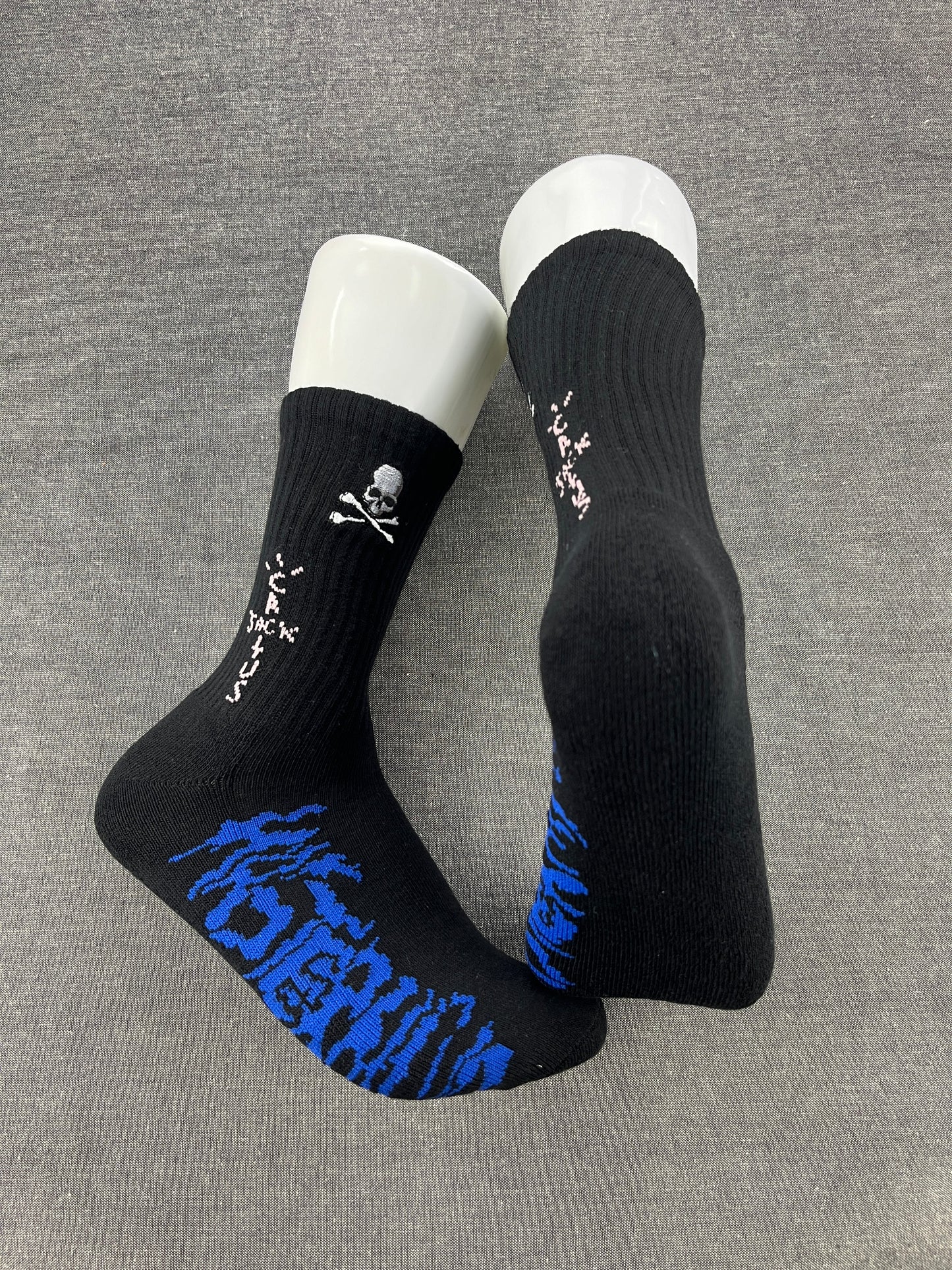 CACTUS JACK Skull Embroidery Black Crew Socks